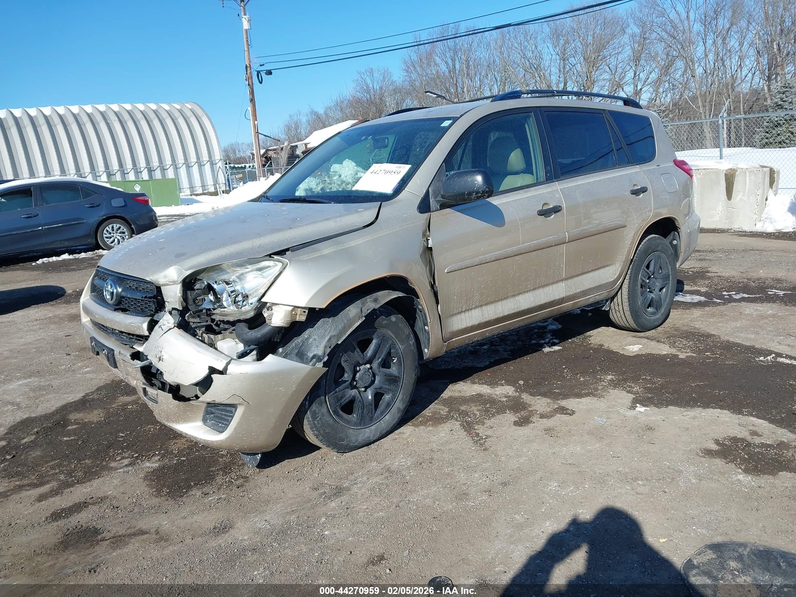 TOYOTA RAV4 image 2