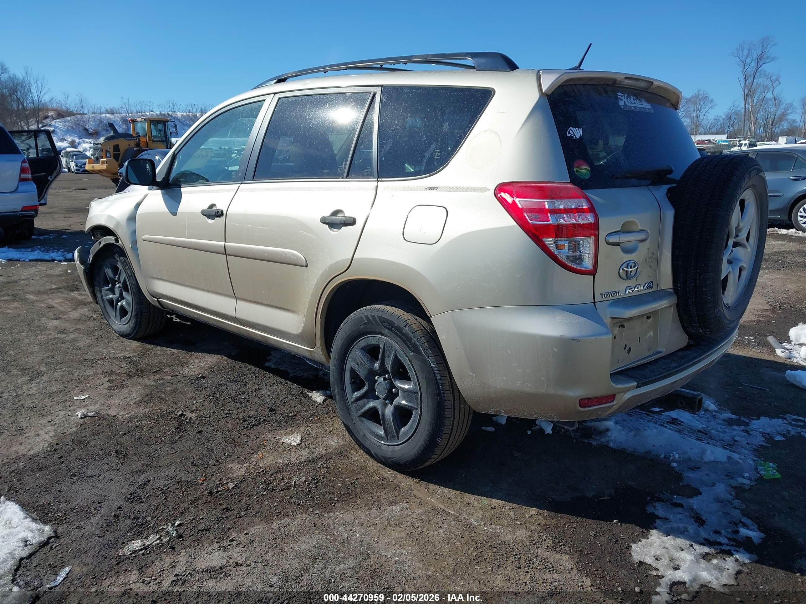TOYOTA RAV4 image 3