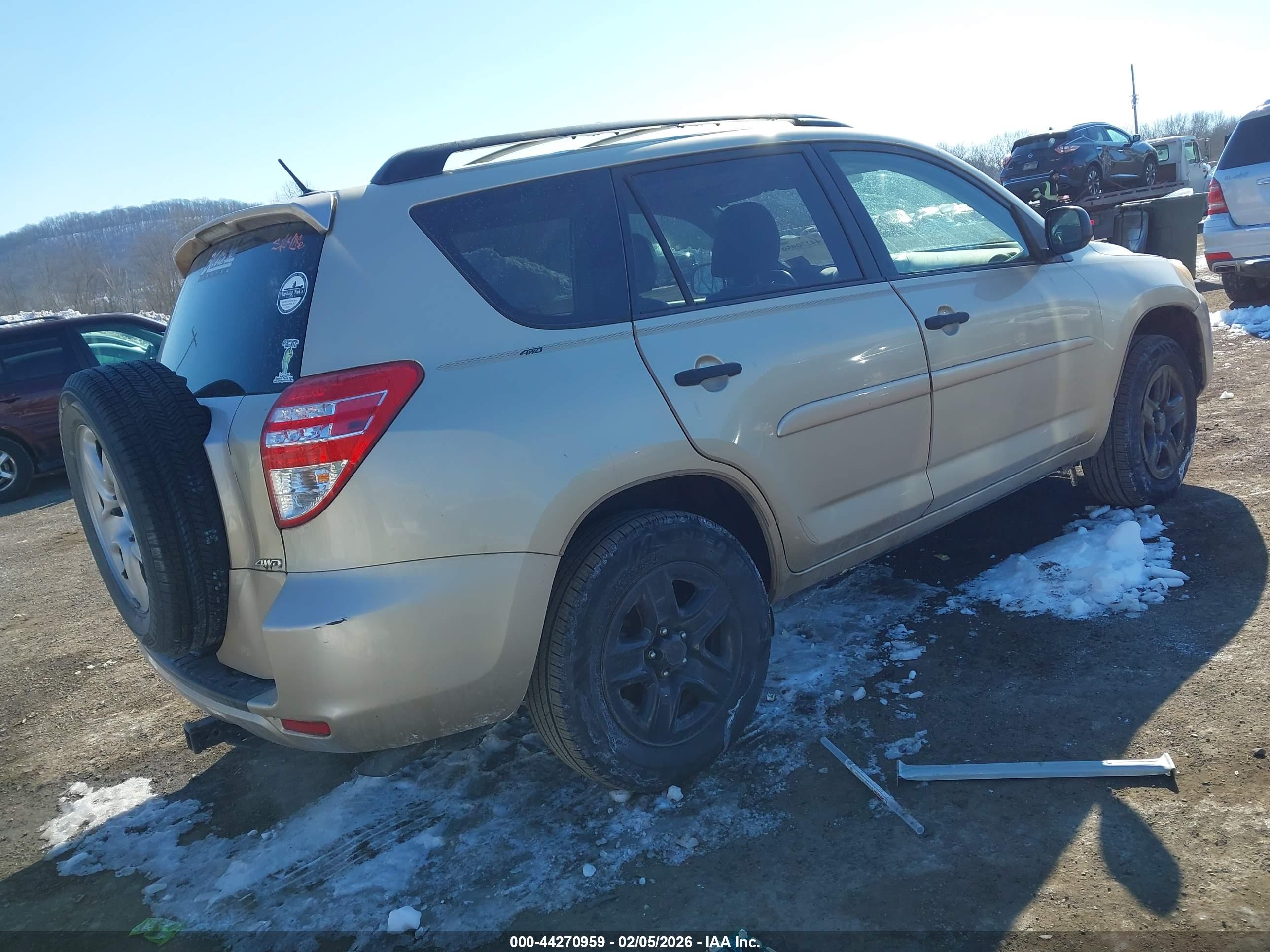 TOYOTA RAV4 image 4