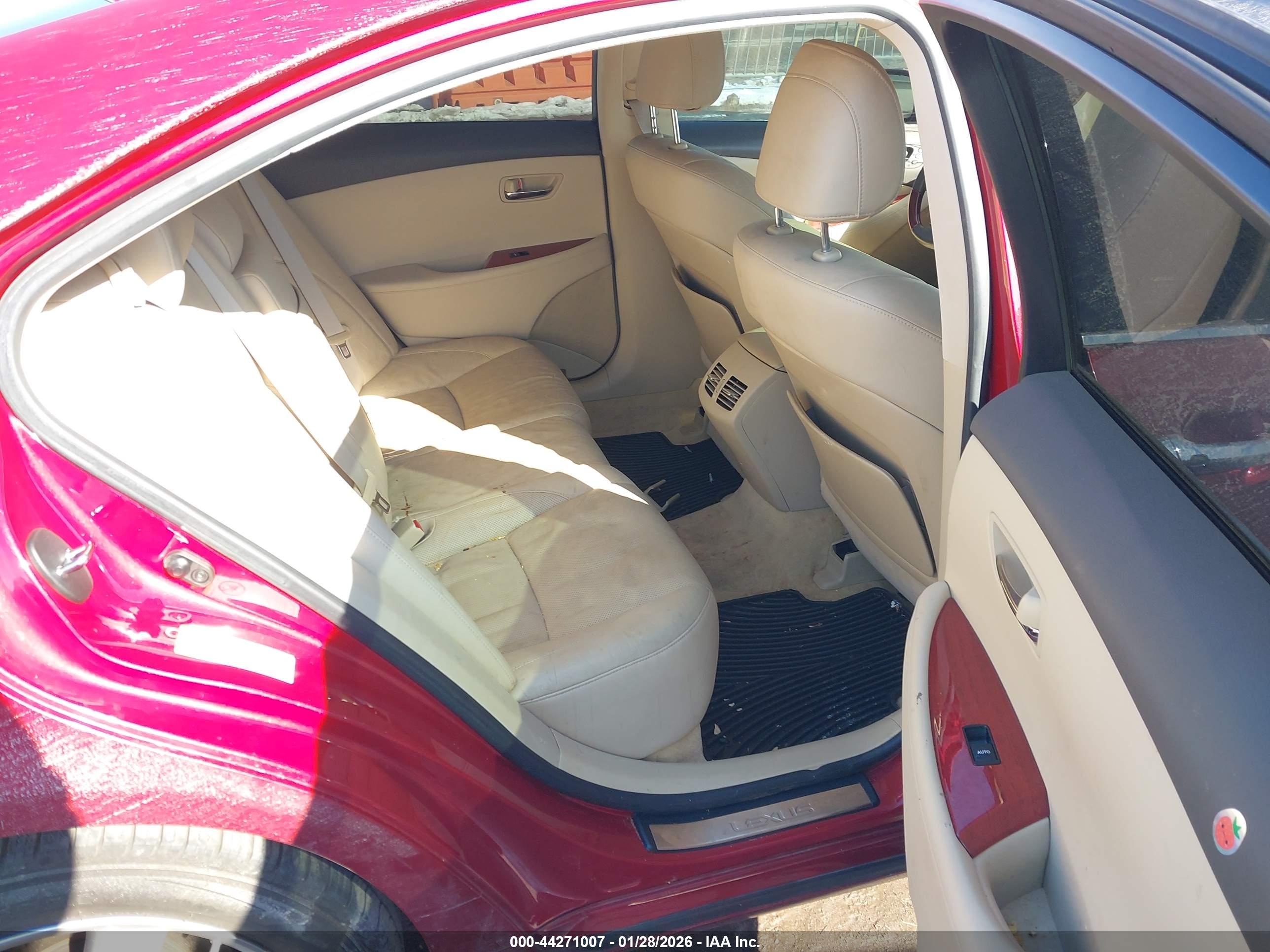 LEXUS ES image 8