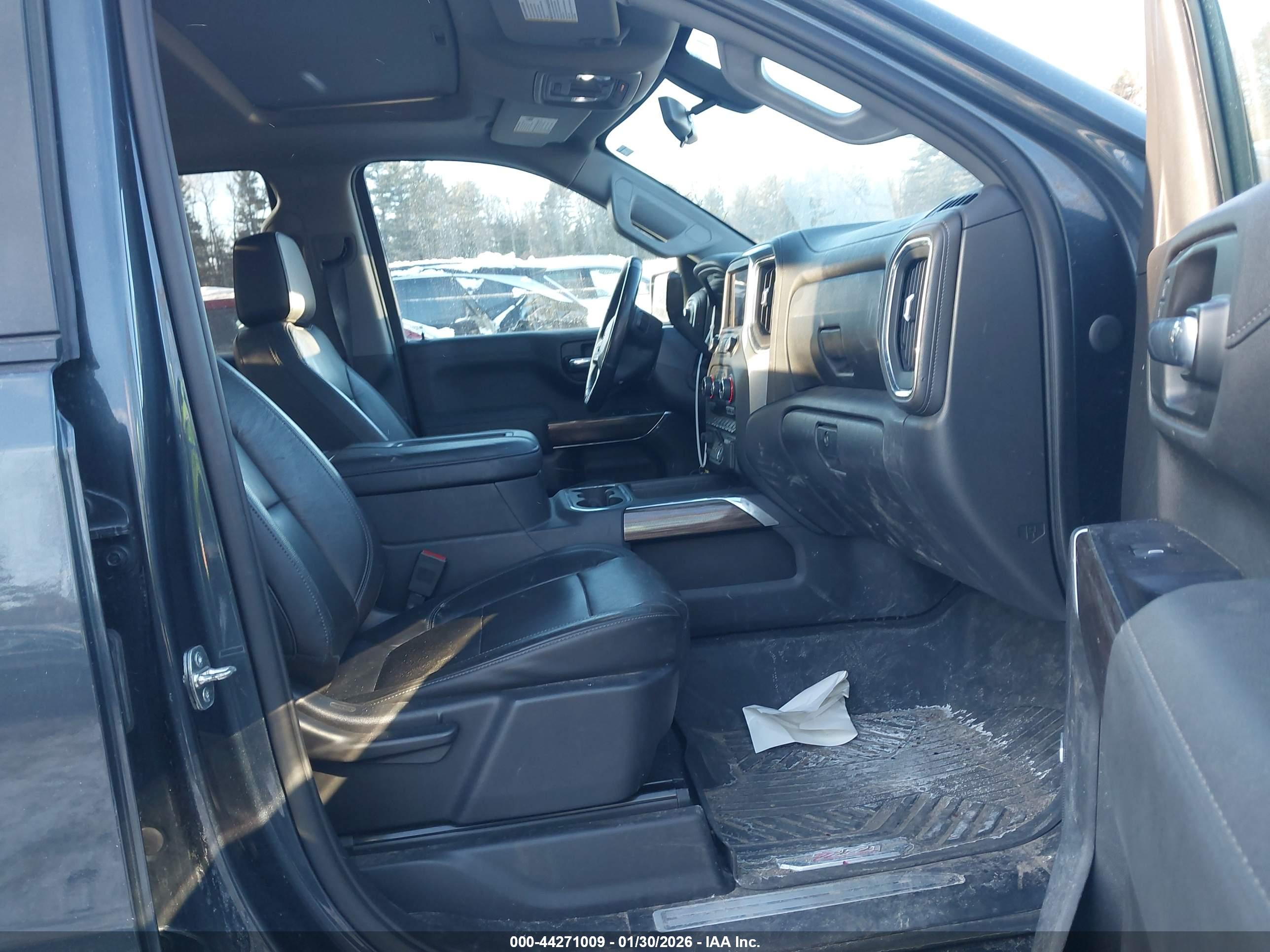 CHEVROLET SILVERADO image 5