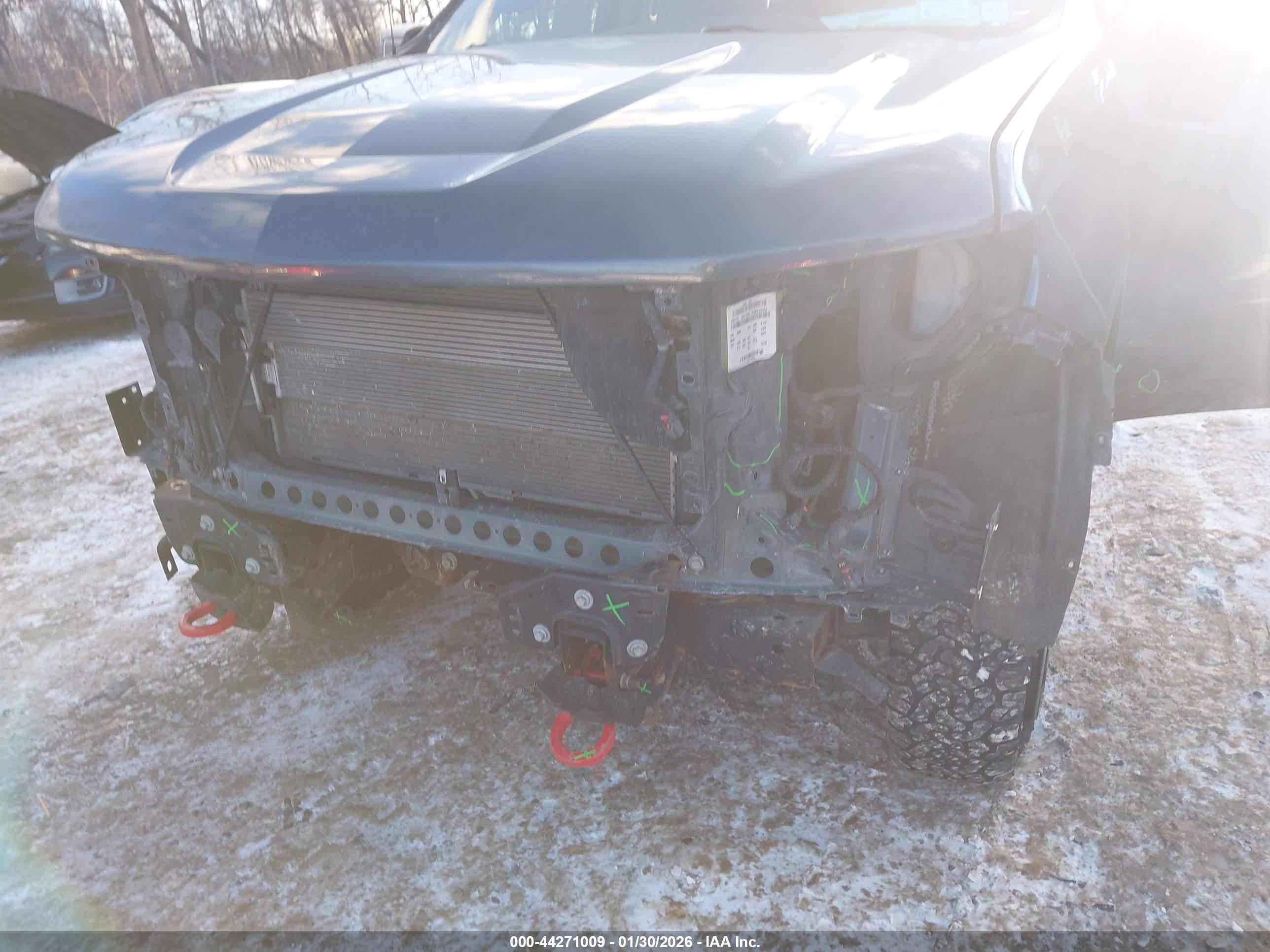 CHEVROLET SILVERADO image 6