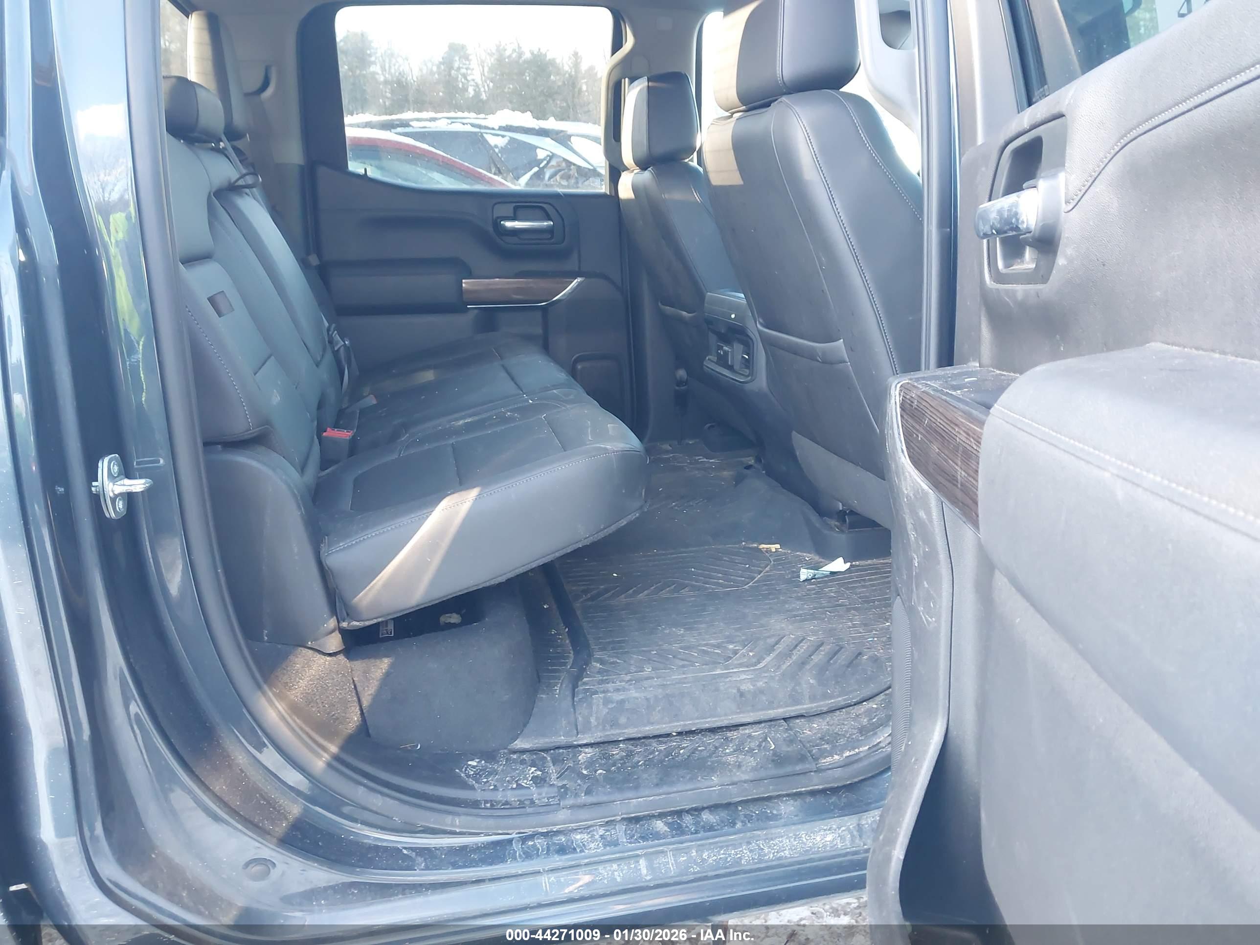 CHEVROLET SILVERADO image 8