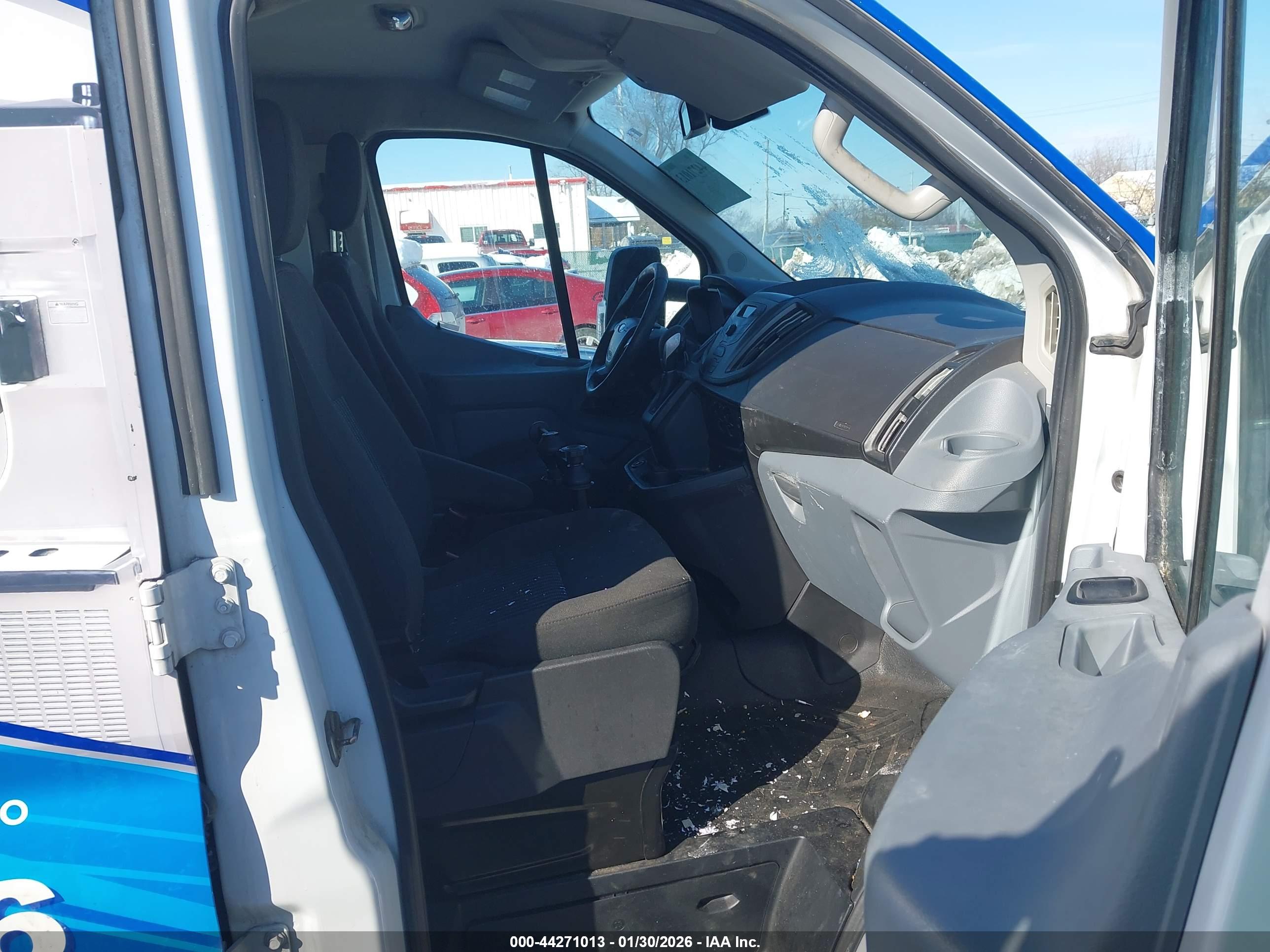 FORD TRANSIT-150 image 5
