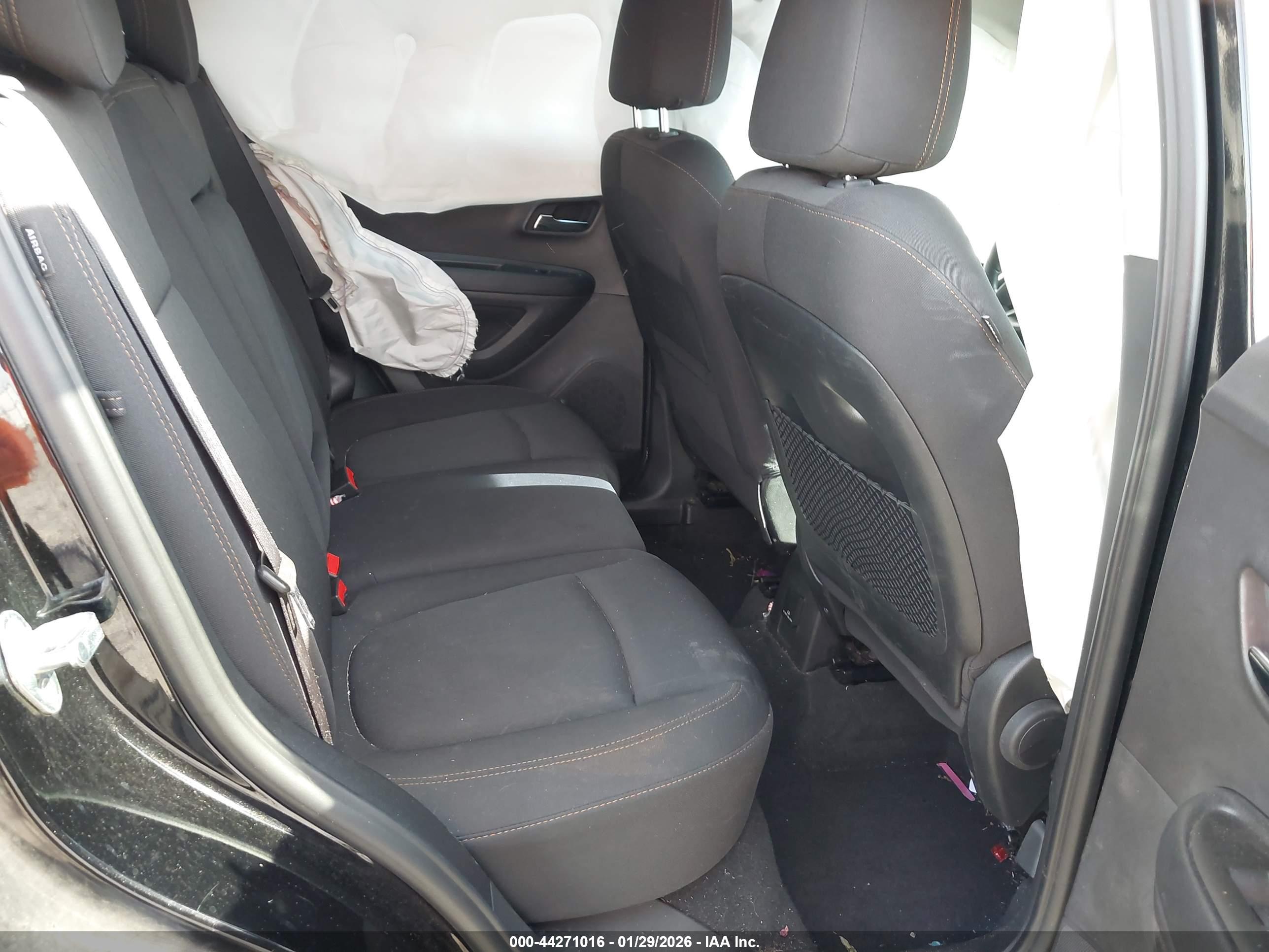 CHEVROLET TRAX image 8
