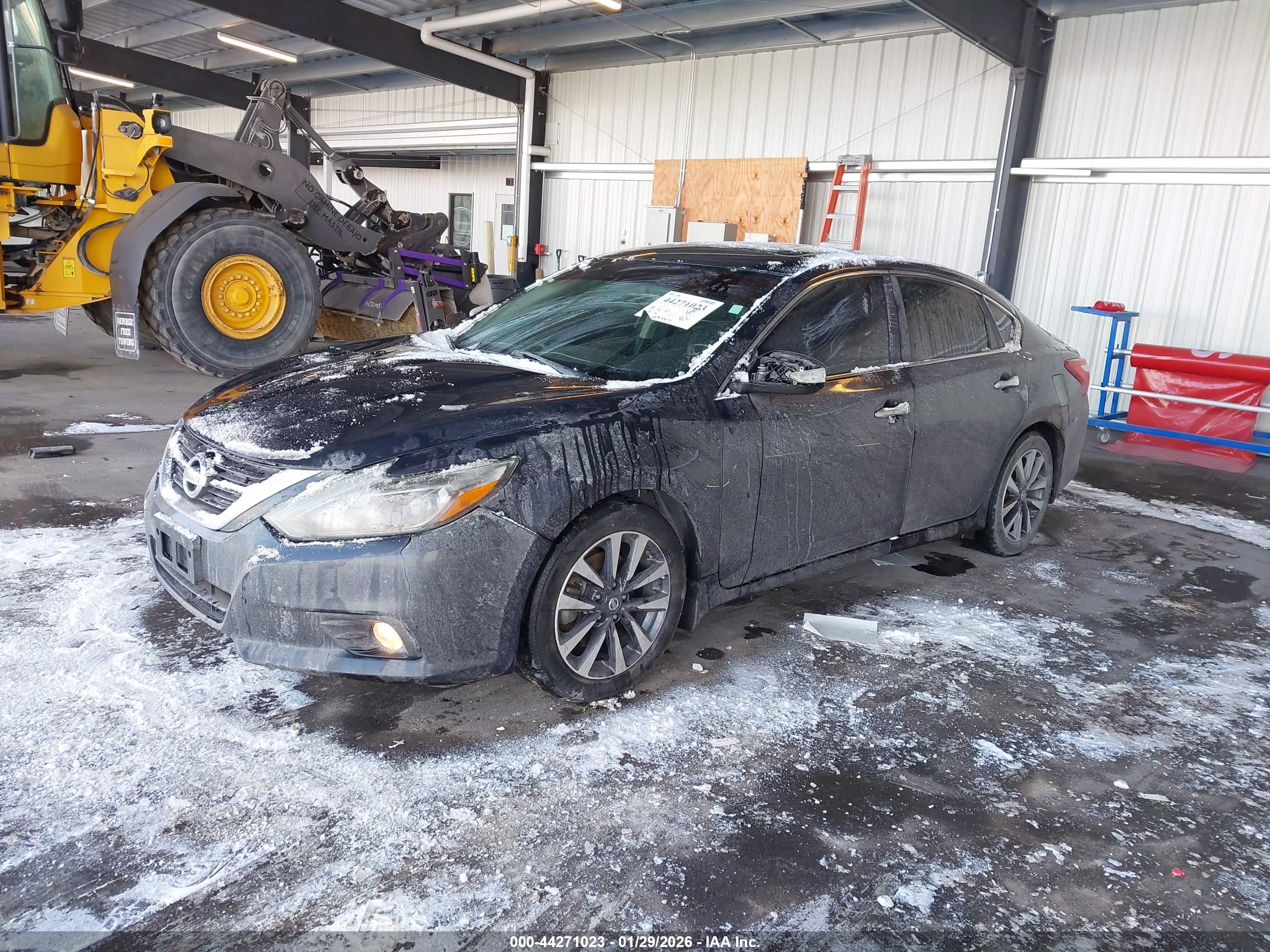NISSAN ALTIMA image 2
