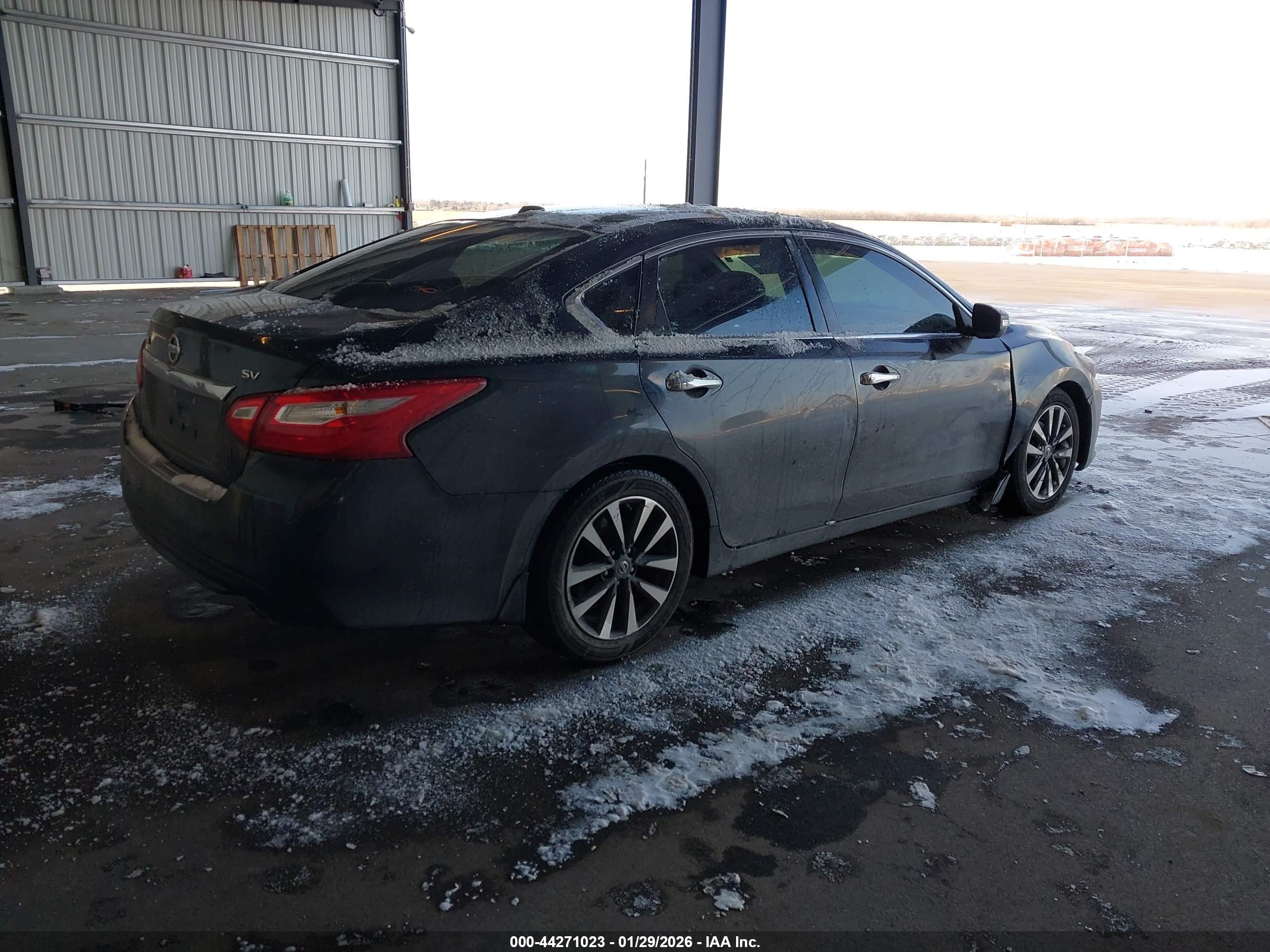 NISSAN ALTIMA image 4
