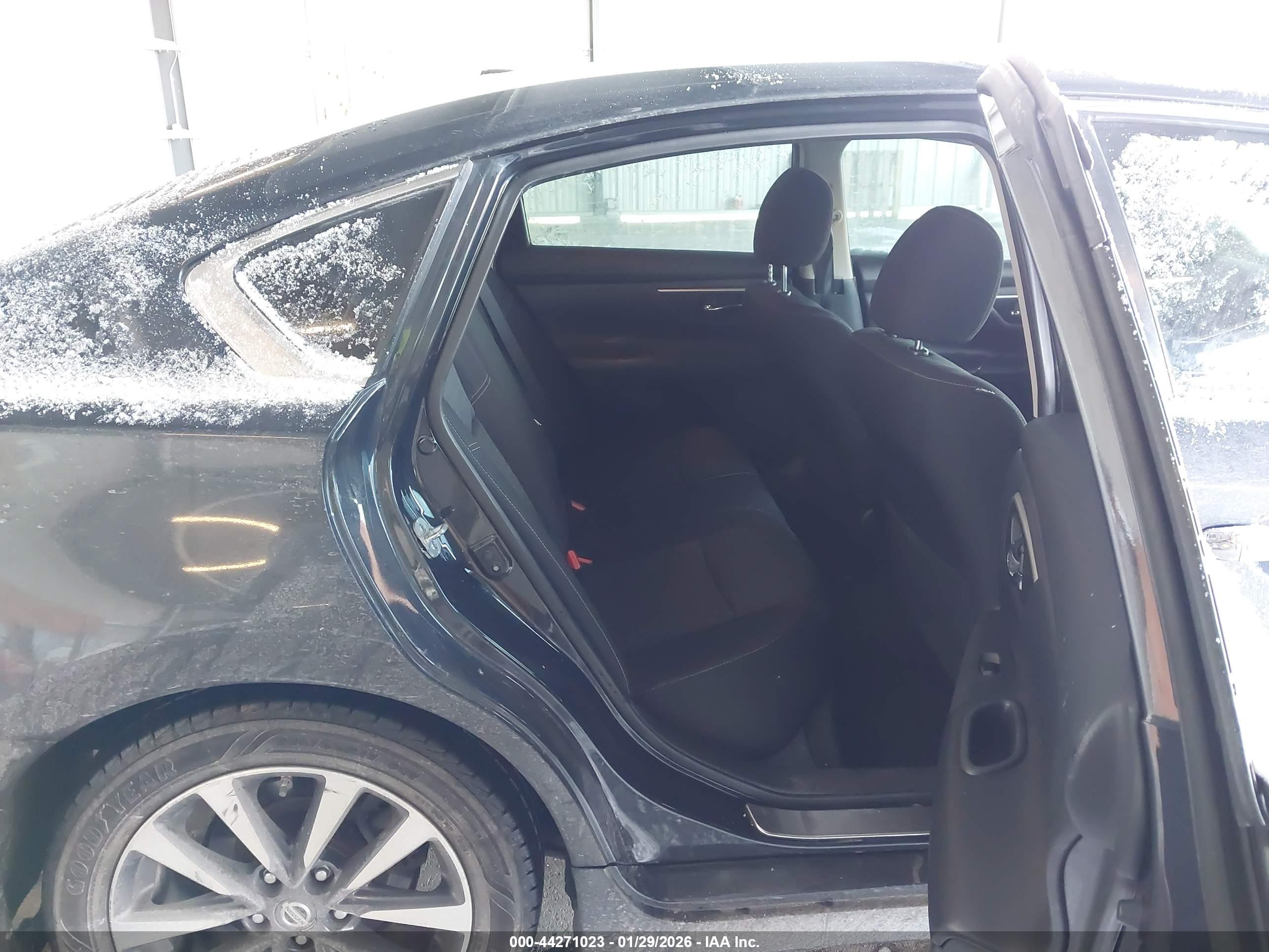 NISSAN ALTIMA image 8