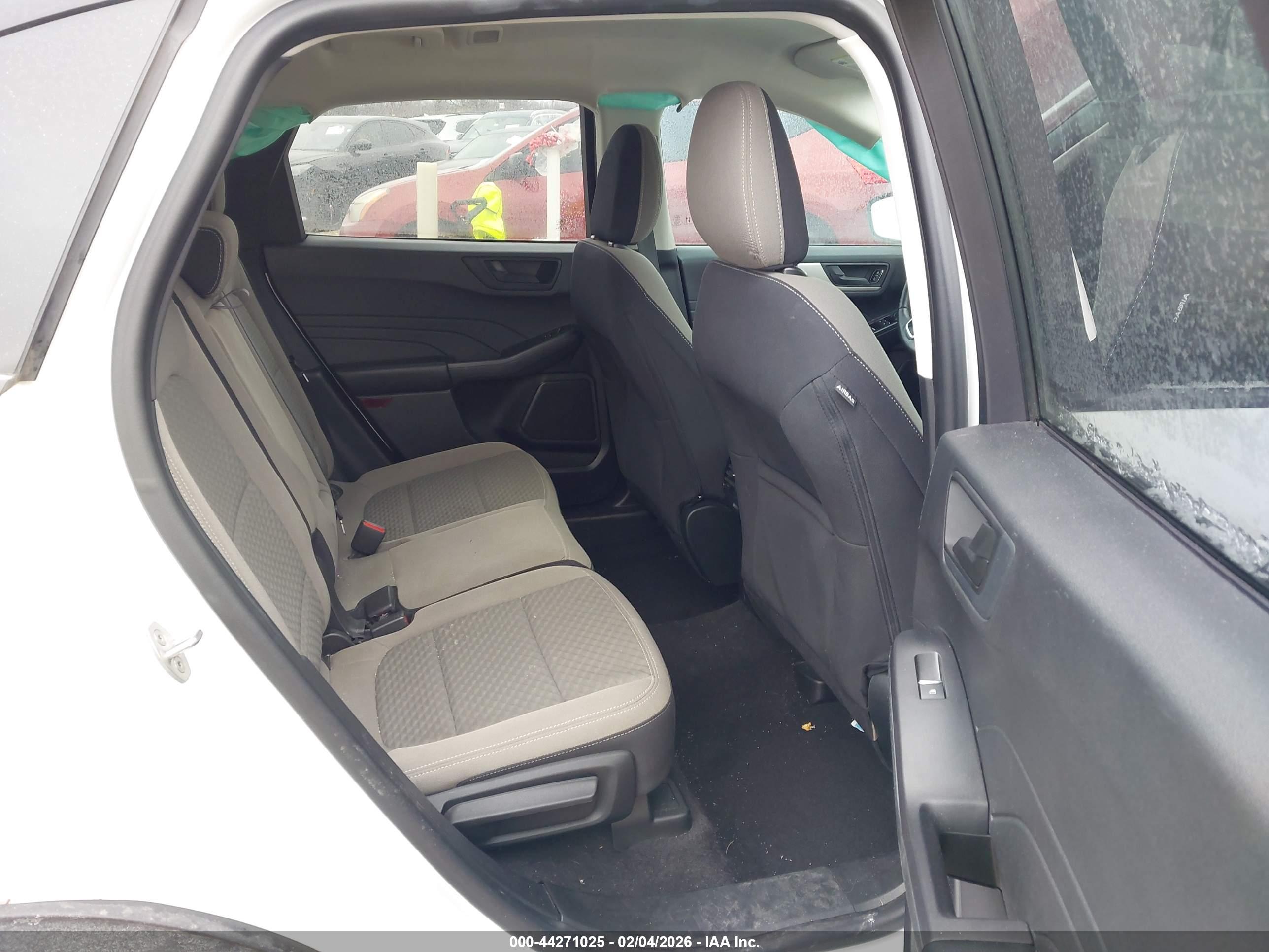 FORD ESCAPE image 8