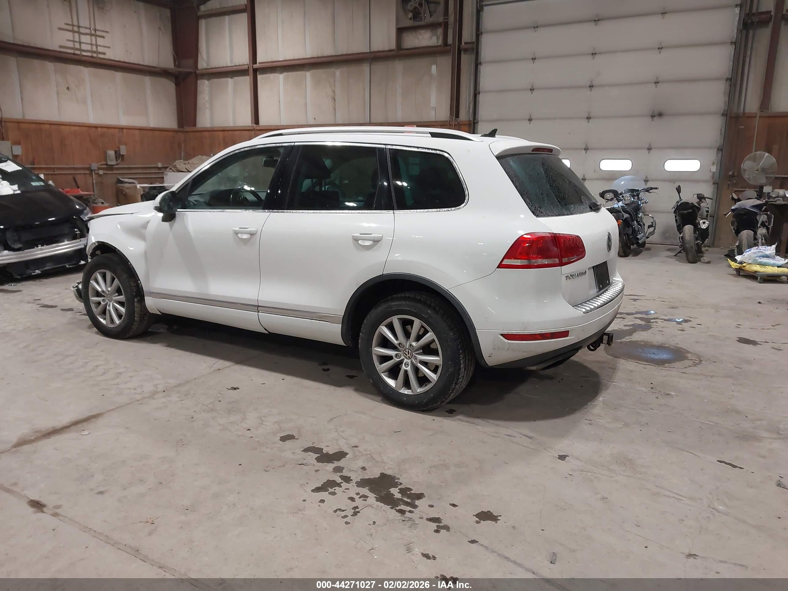 VOLKSWAGEN TOUAREG image 3