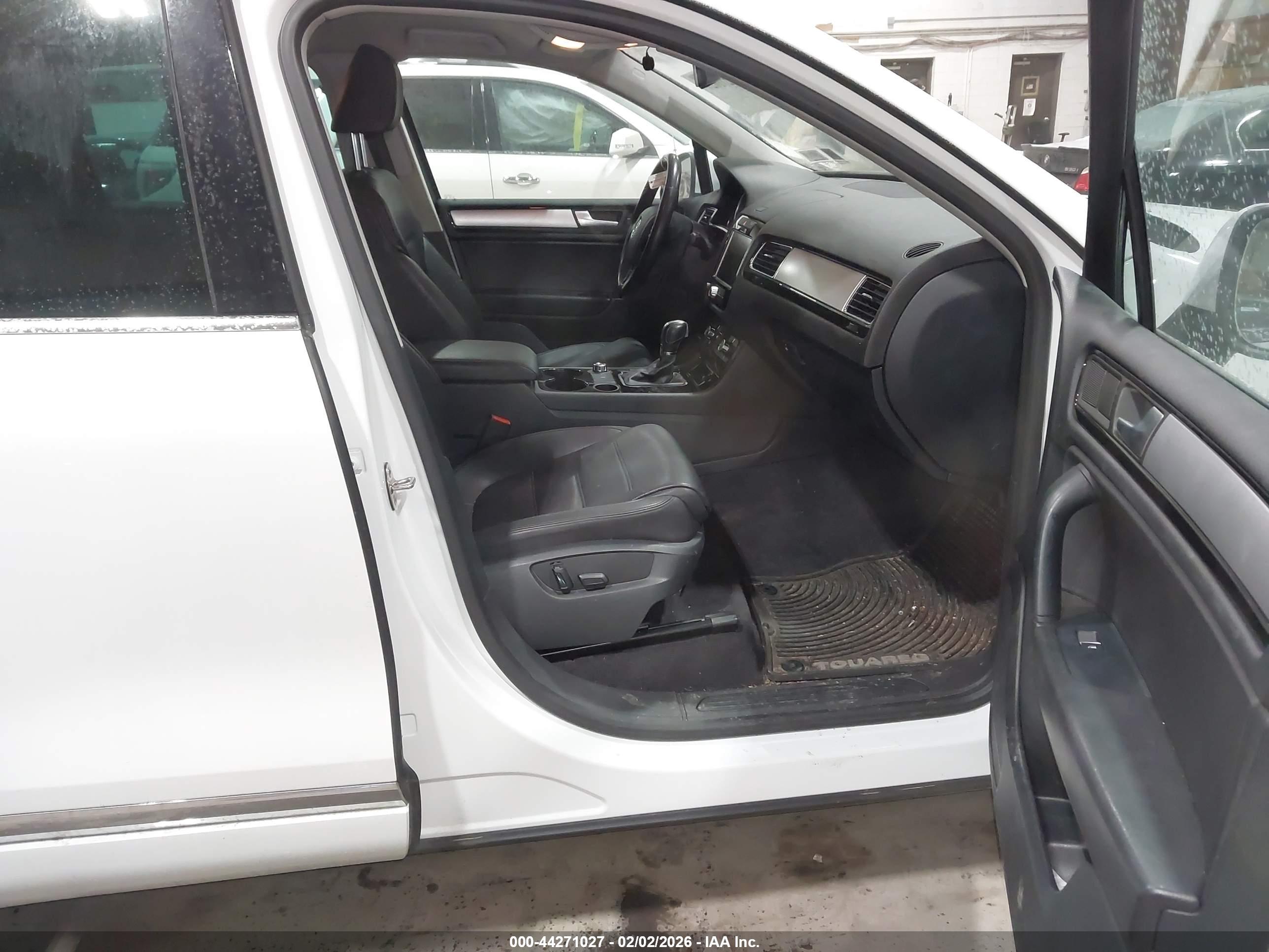 VOLKSWAGEN TOUAREG image 5