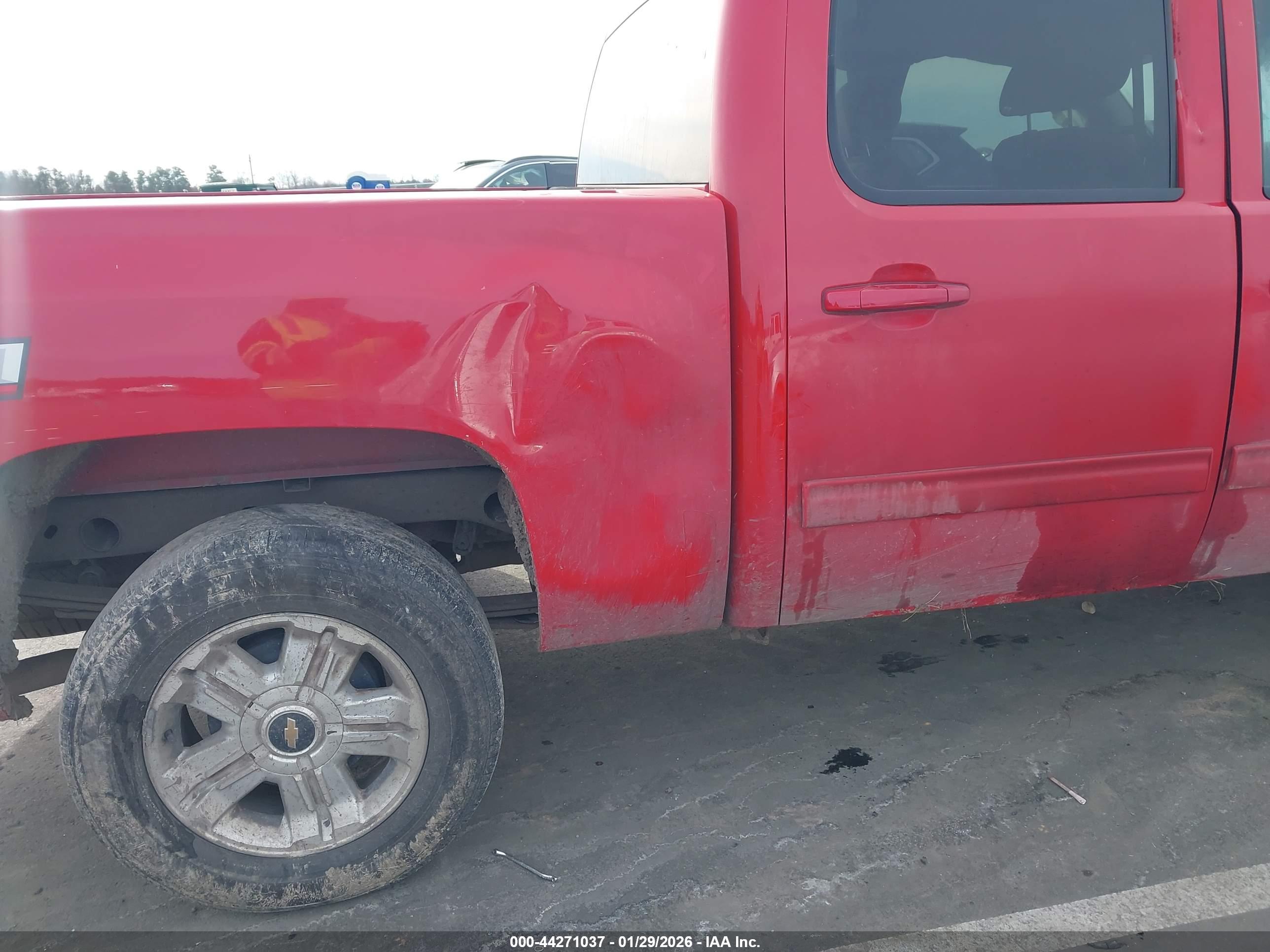 CHEVROLET SILVERADO image 6
