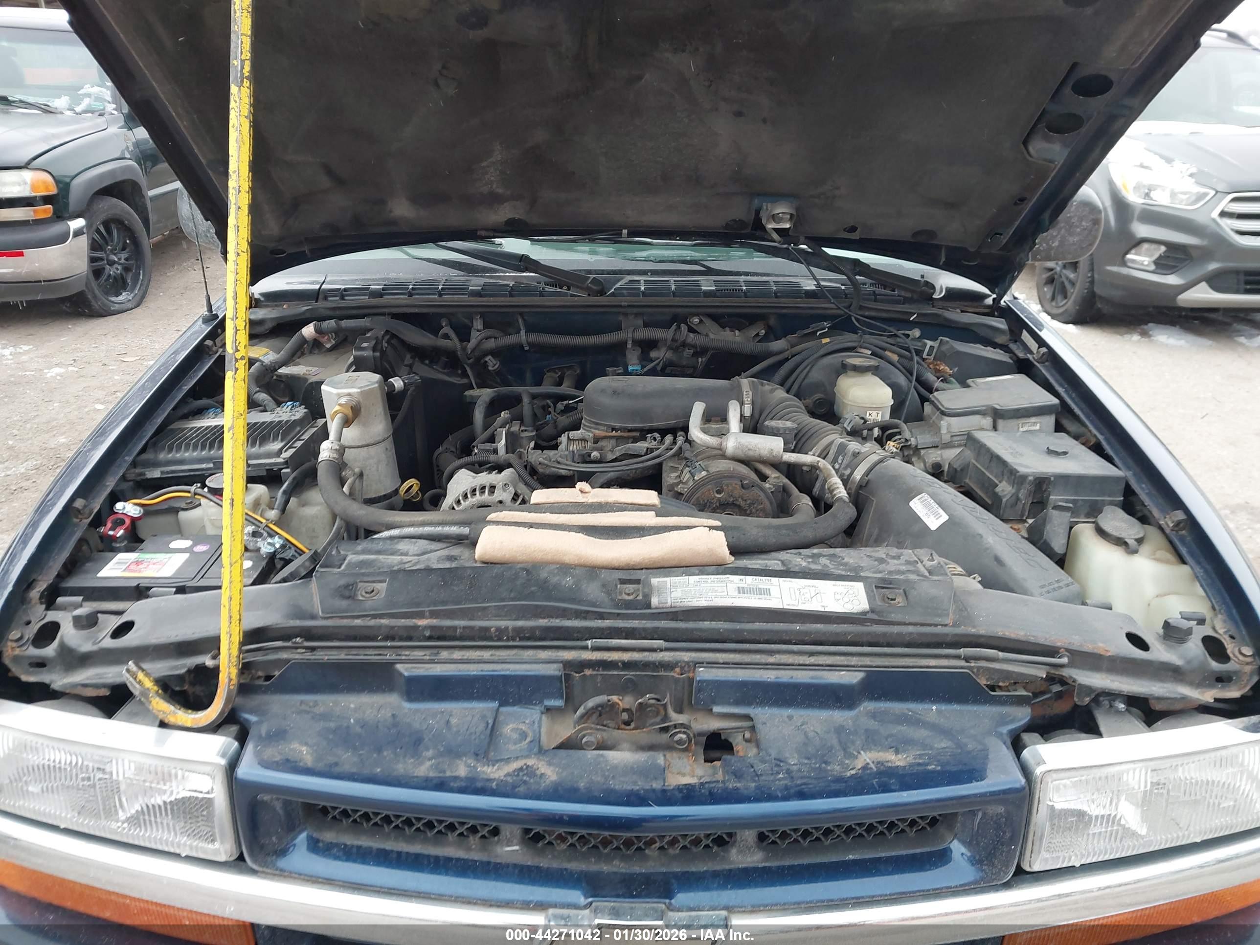 CHEVROLET BLAZER image 10
