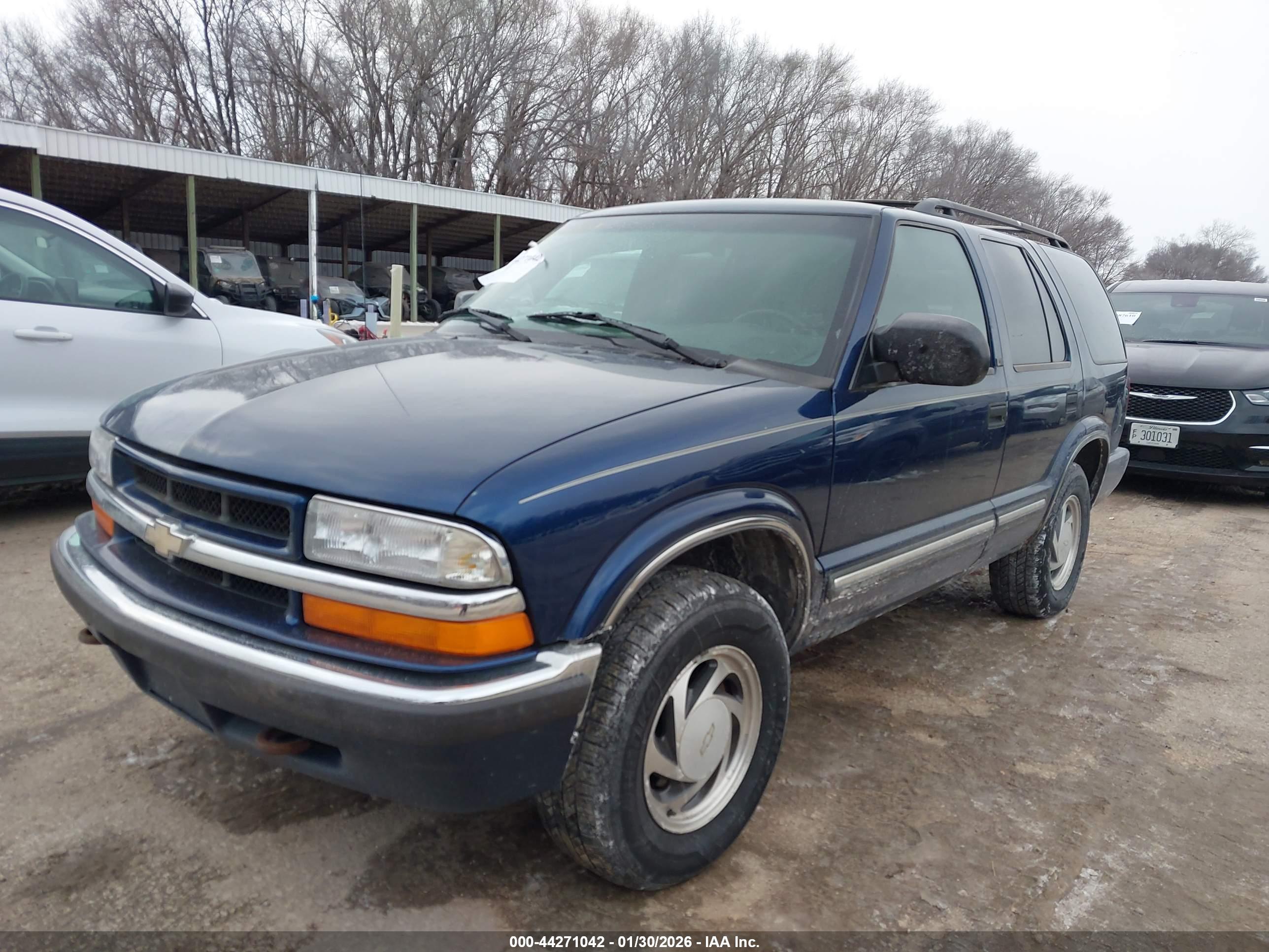 CHEVROLET BLAZER image 2