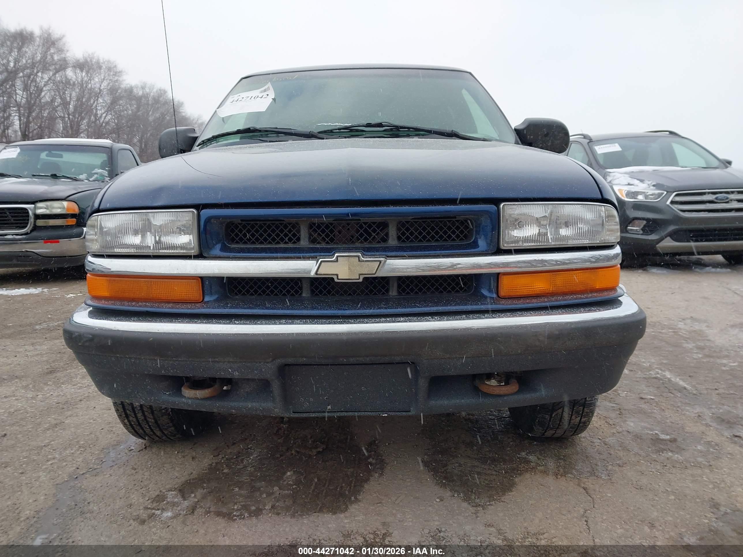 CHEVROLET BLAZER image 6