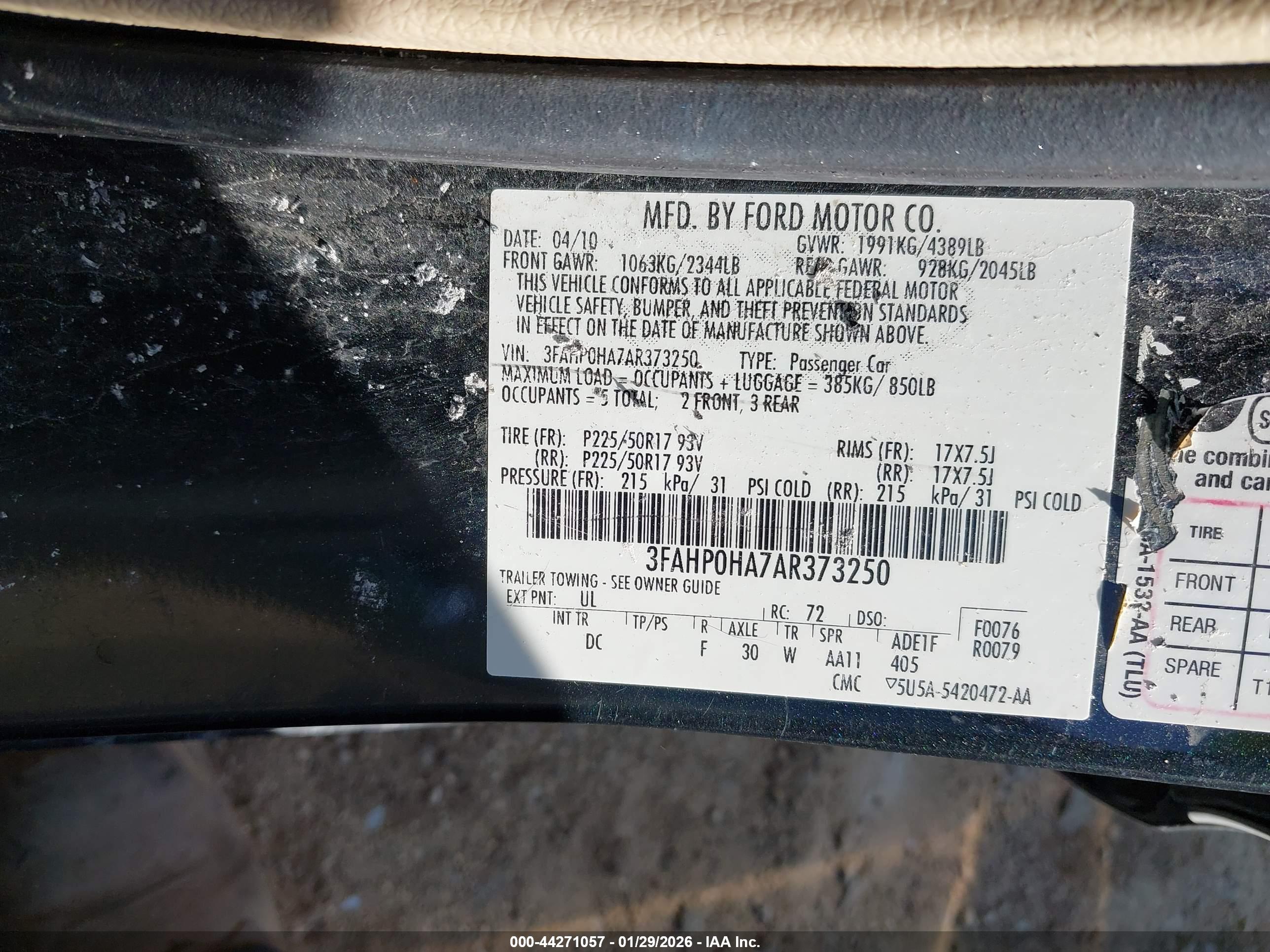 FORD FUSION image 9