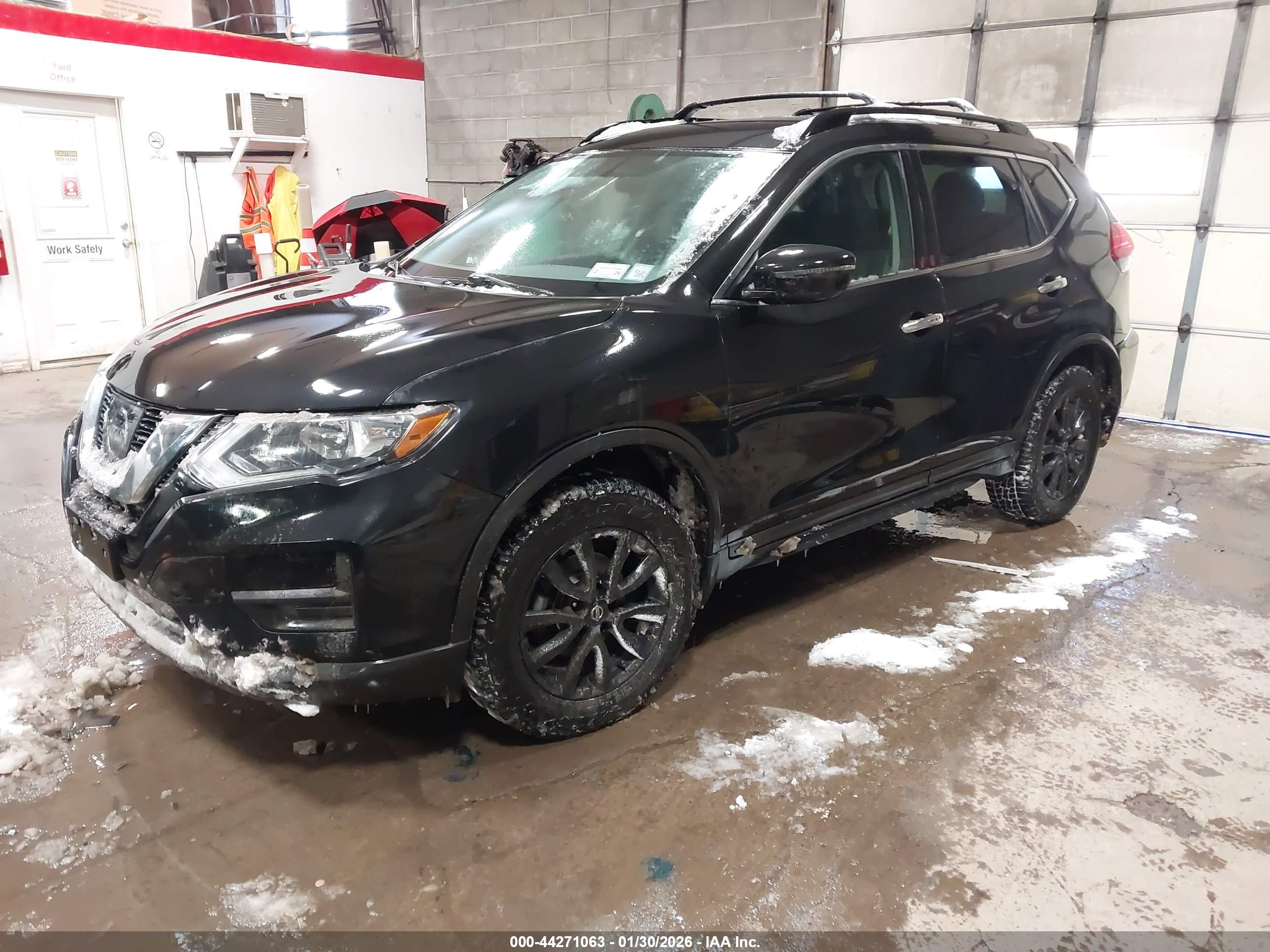NISSAN ROGUE image 2