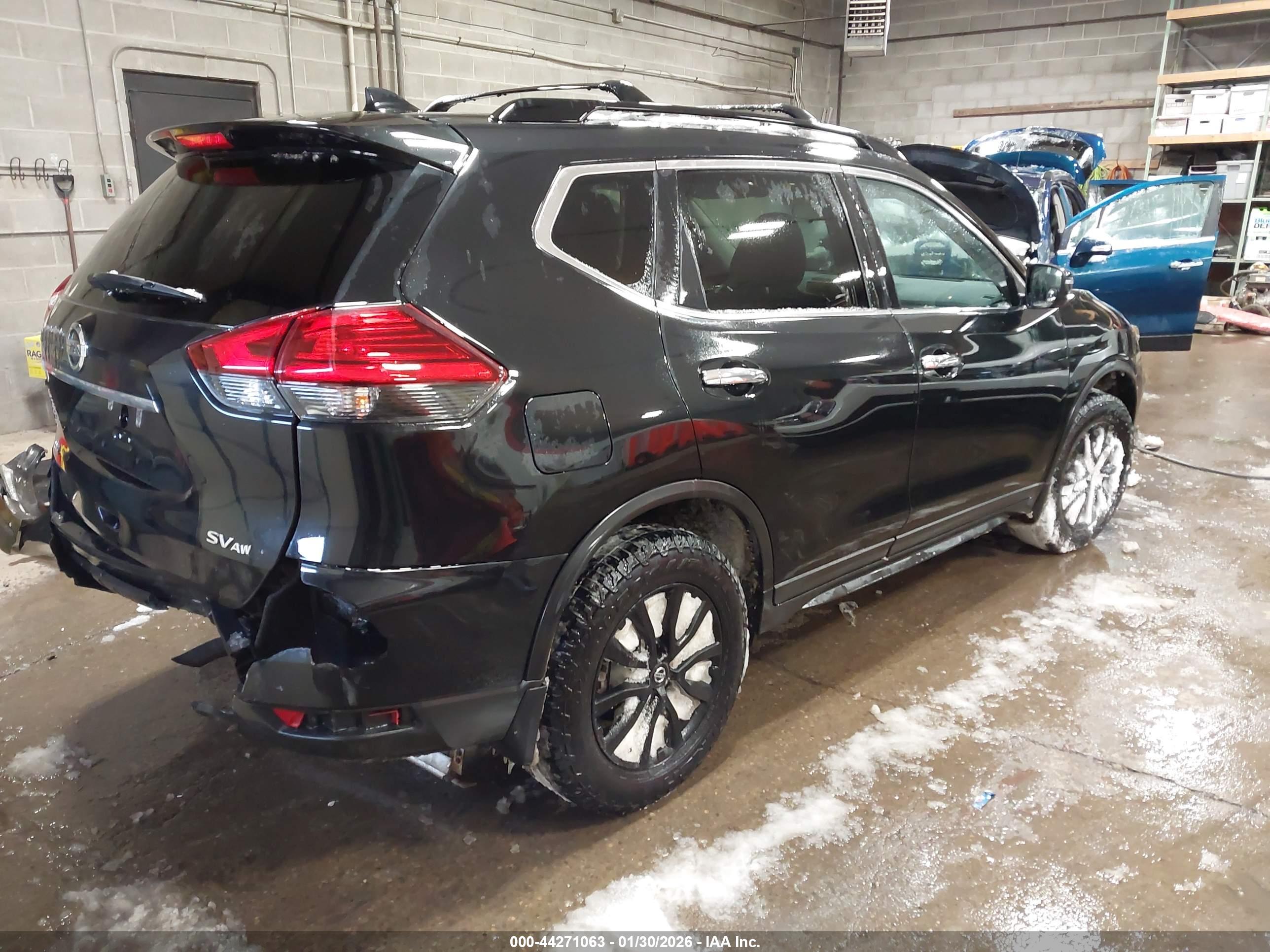 NISSAN ROGUE image 4
