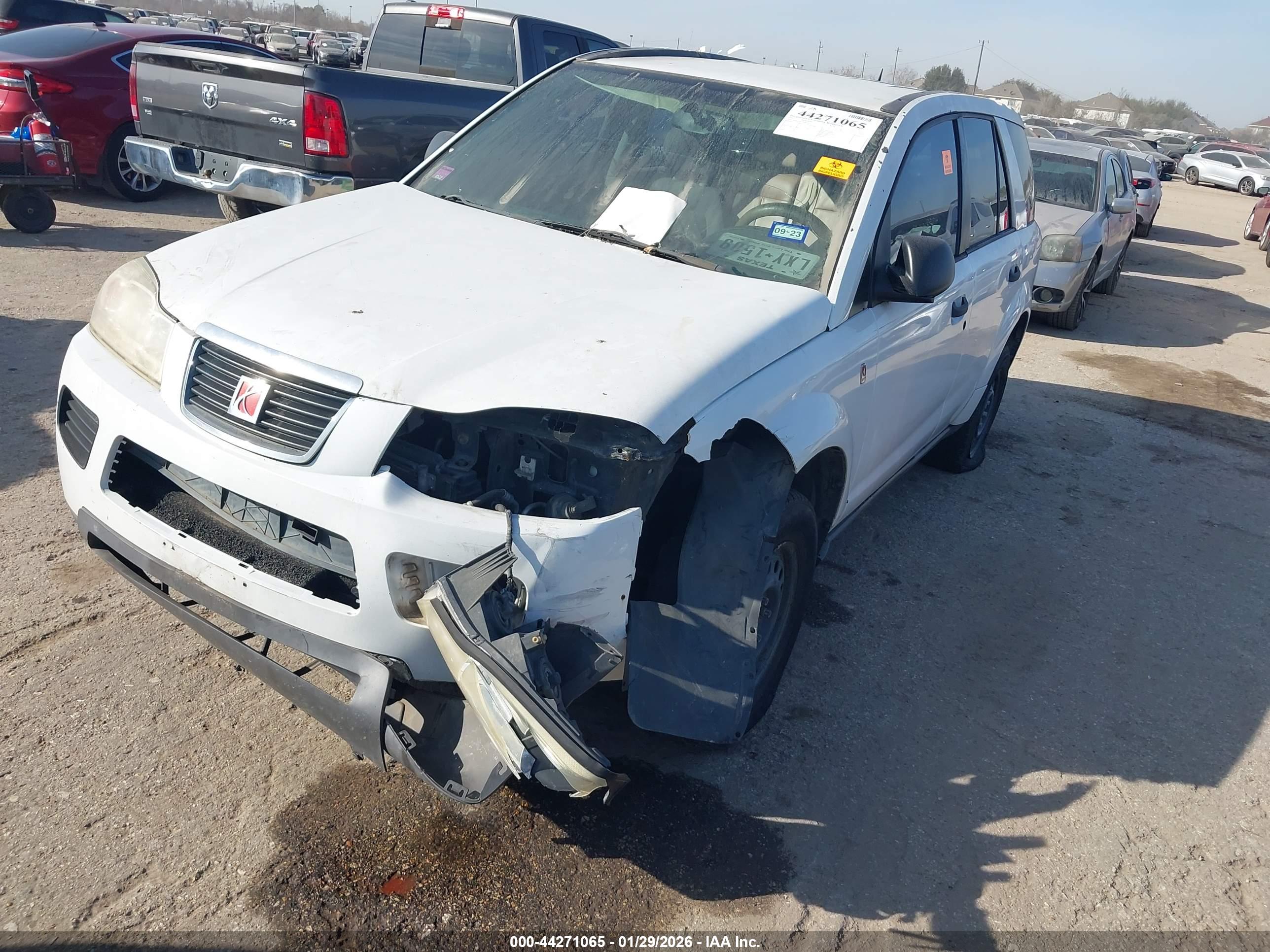SATURN VUE image 2
