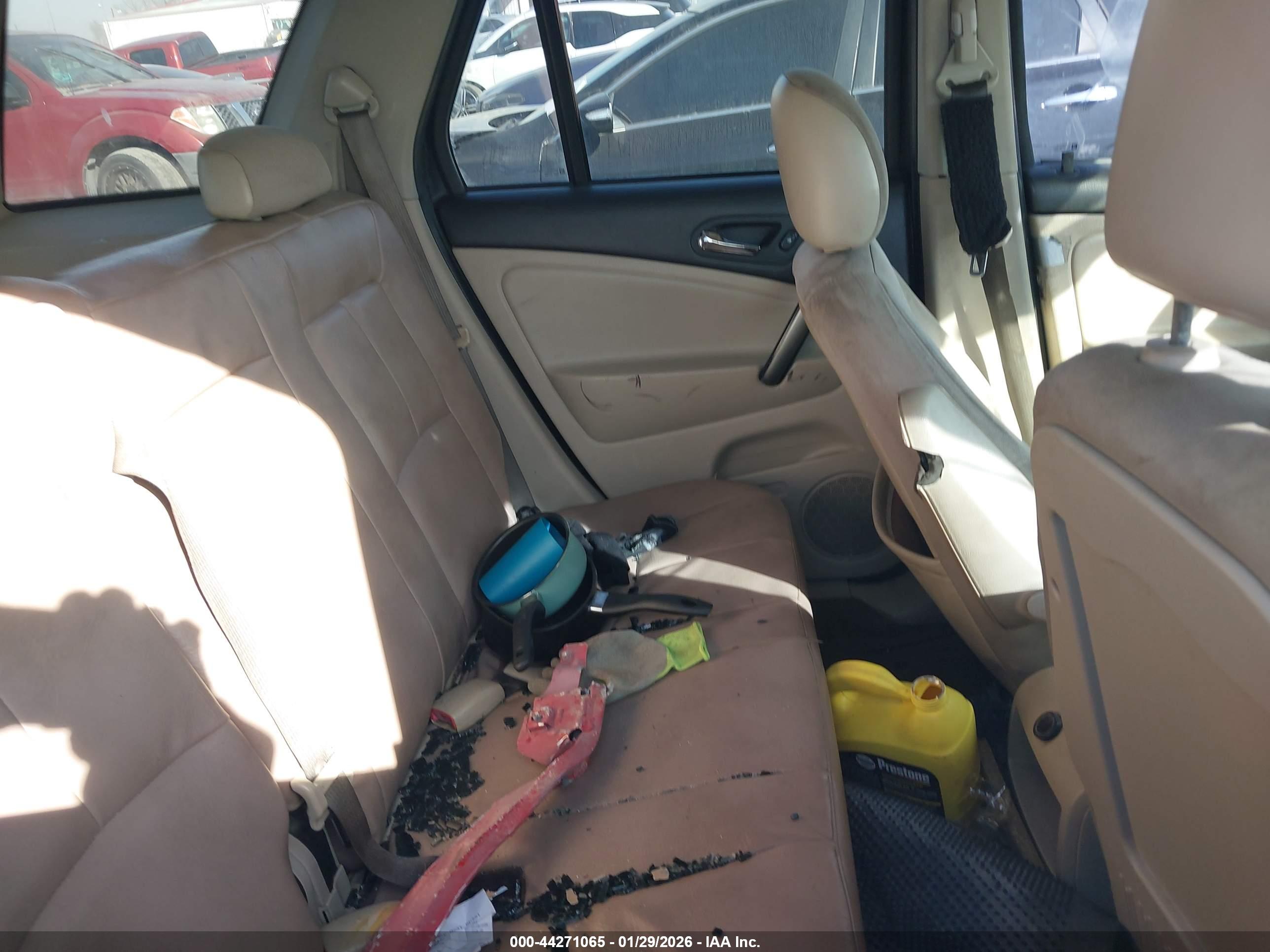 SATURN VUE image 8