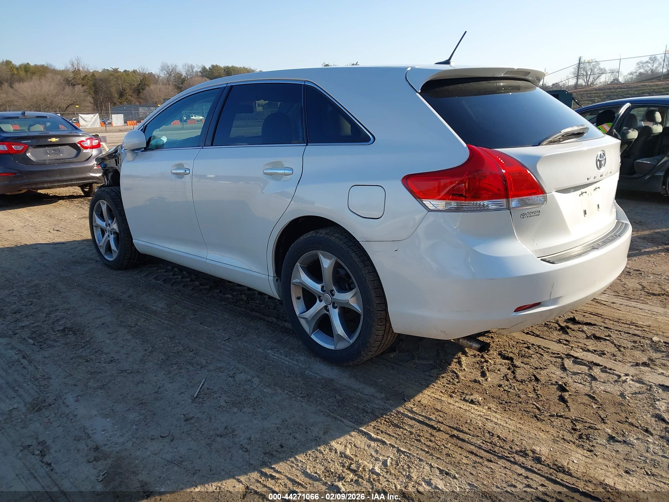 TOYOTA VENZA image 3