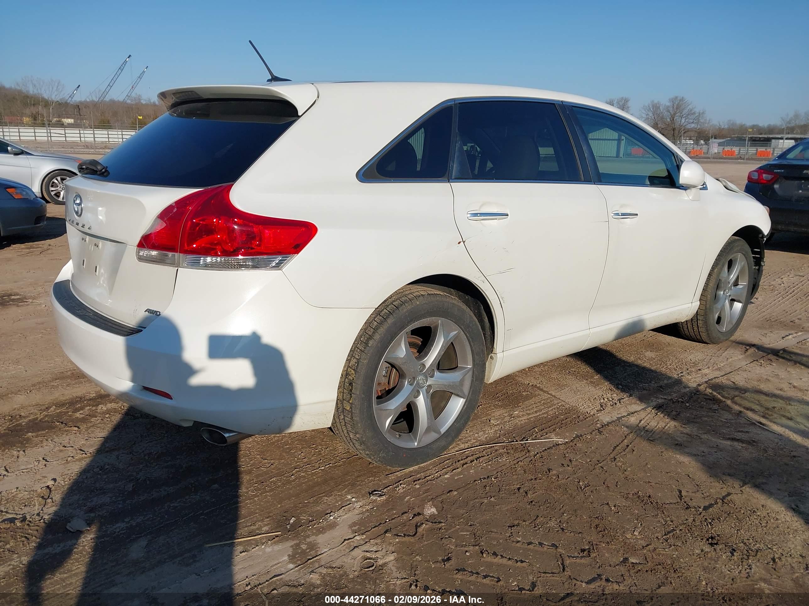 TOYOTA VENZA image 4
