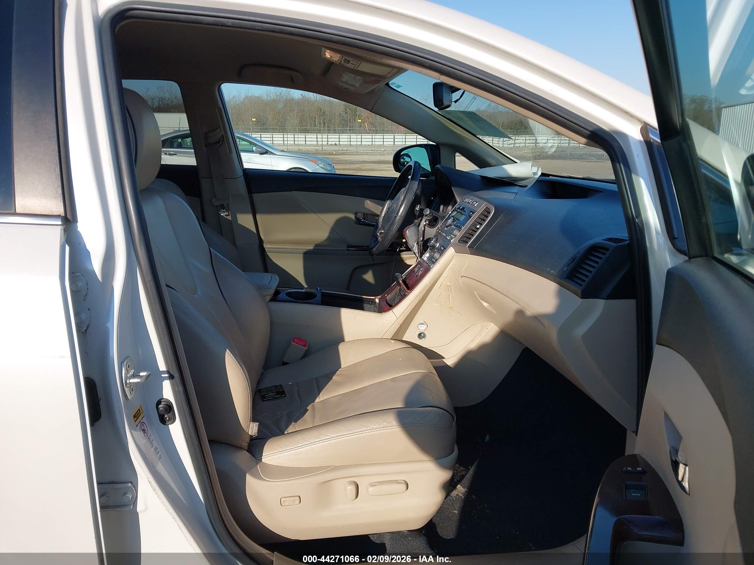 TOYOTA VENZA image 5