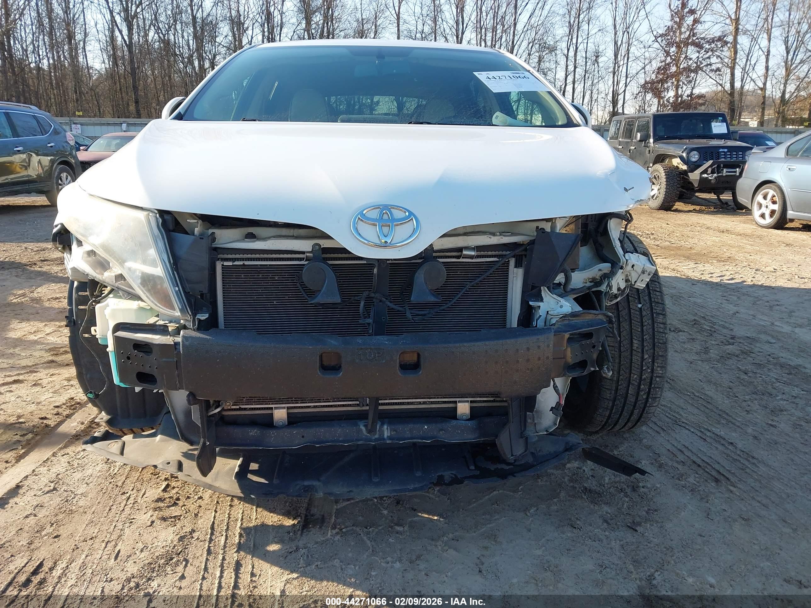 TOYOTA VENZA image 6