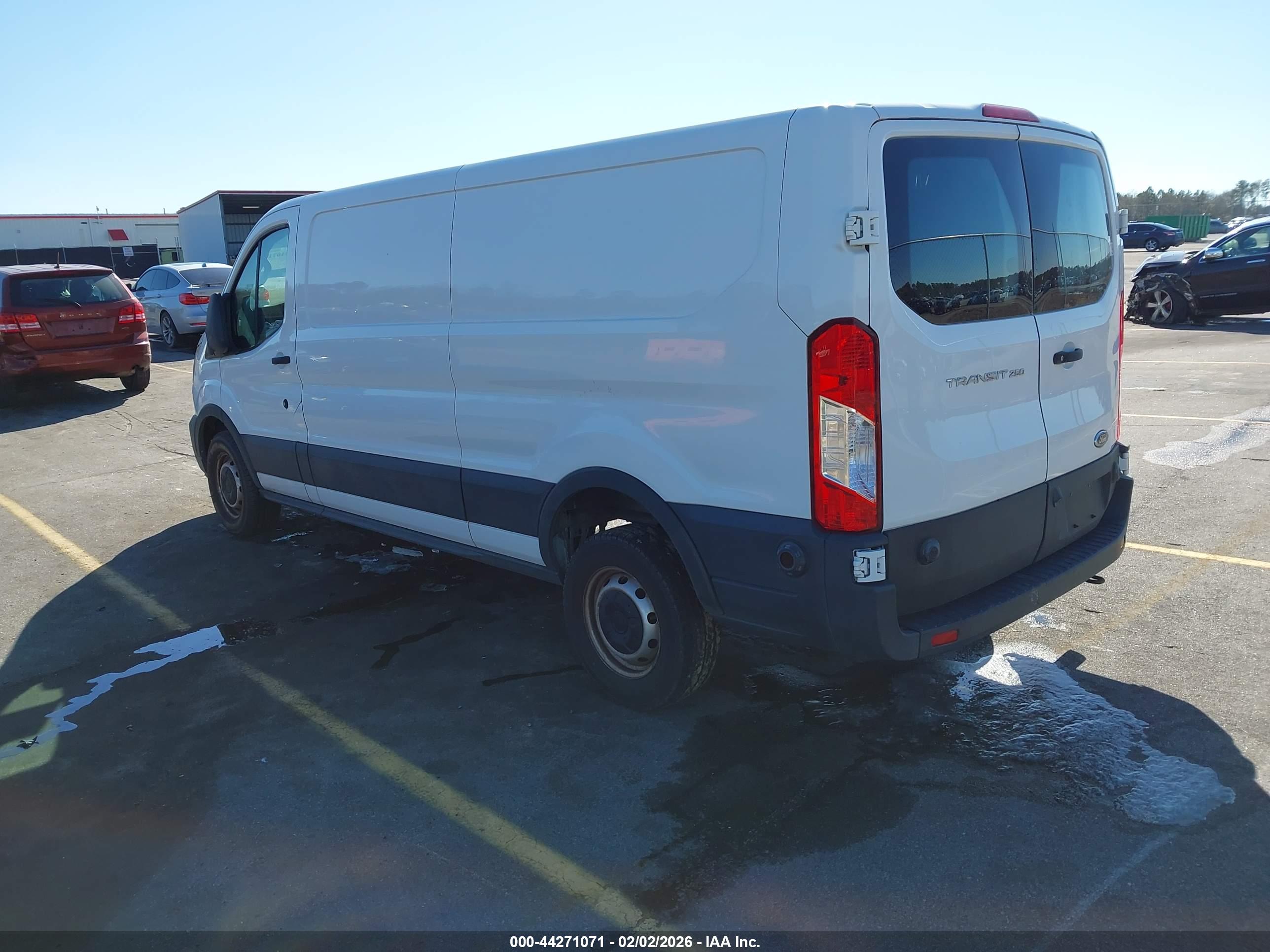 FORD TRANSIT-250 image 3