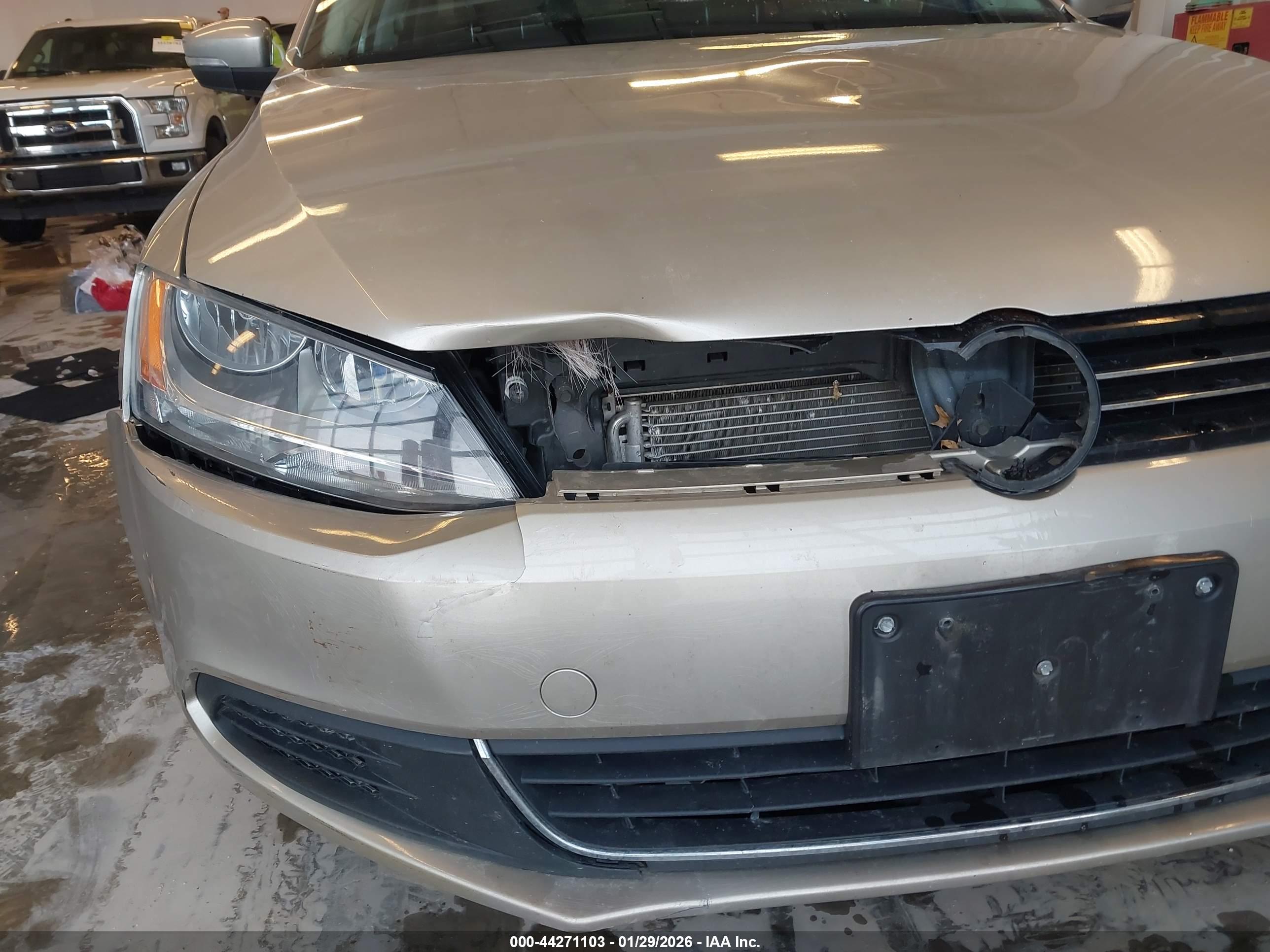 VOLKSWAGEN JETTA image 6
