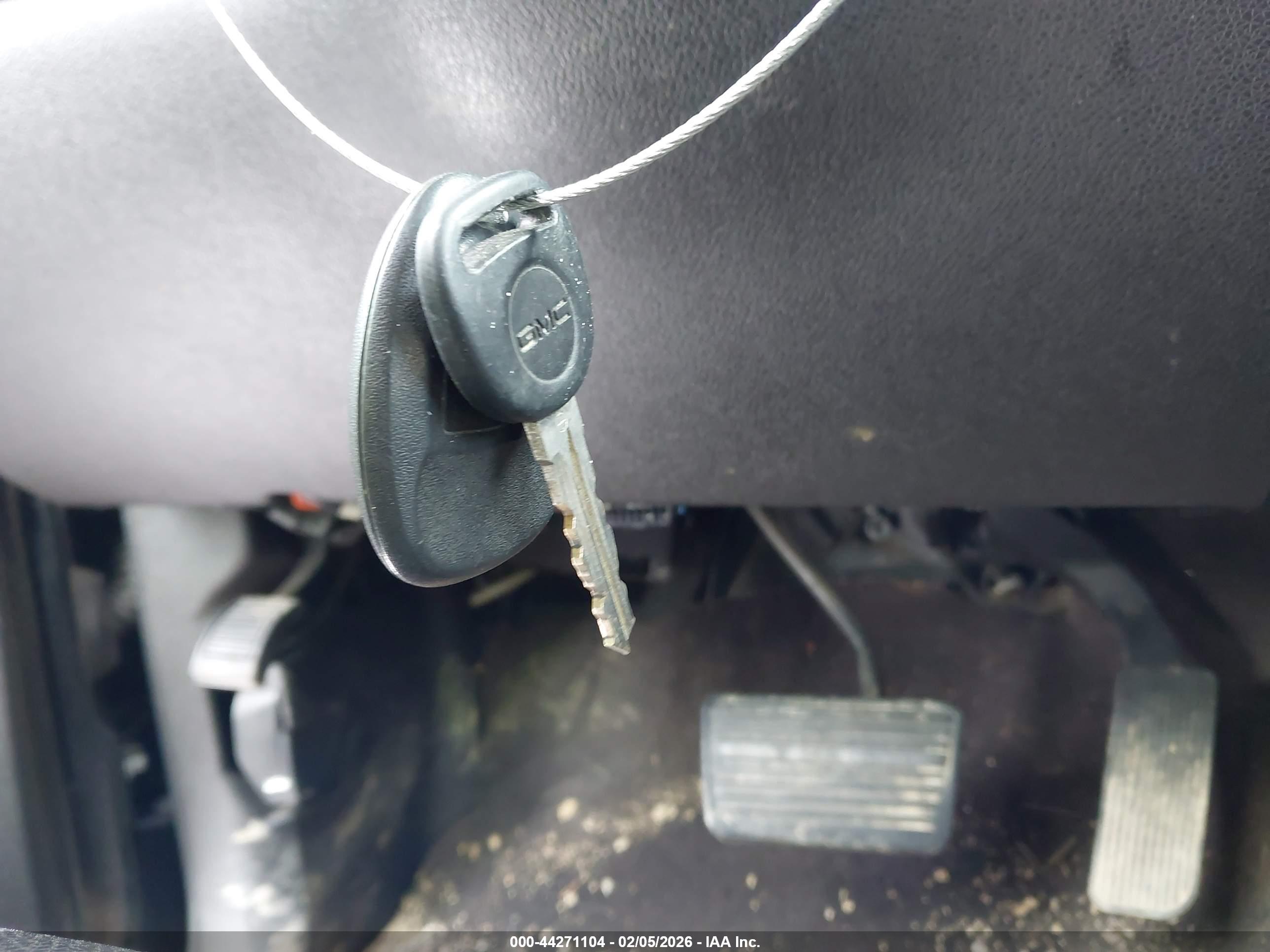 GMC SIERRA image 11