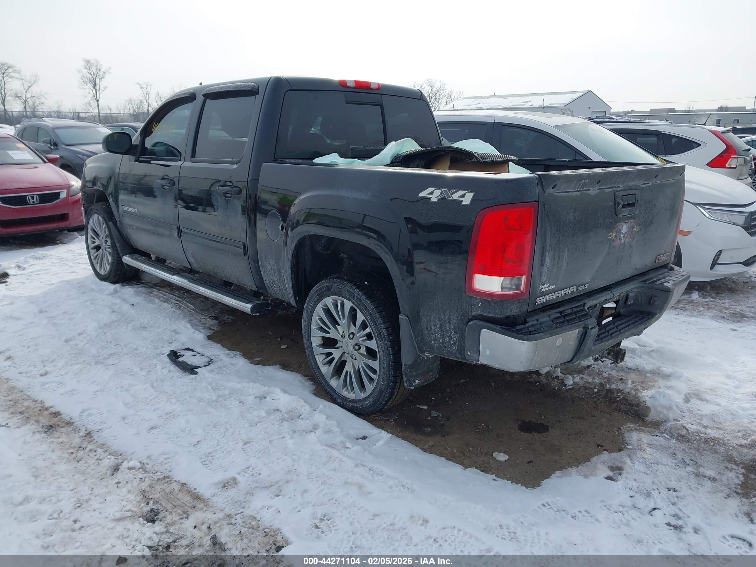 GMC SIERRA image 3