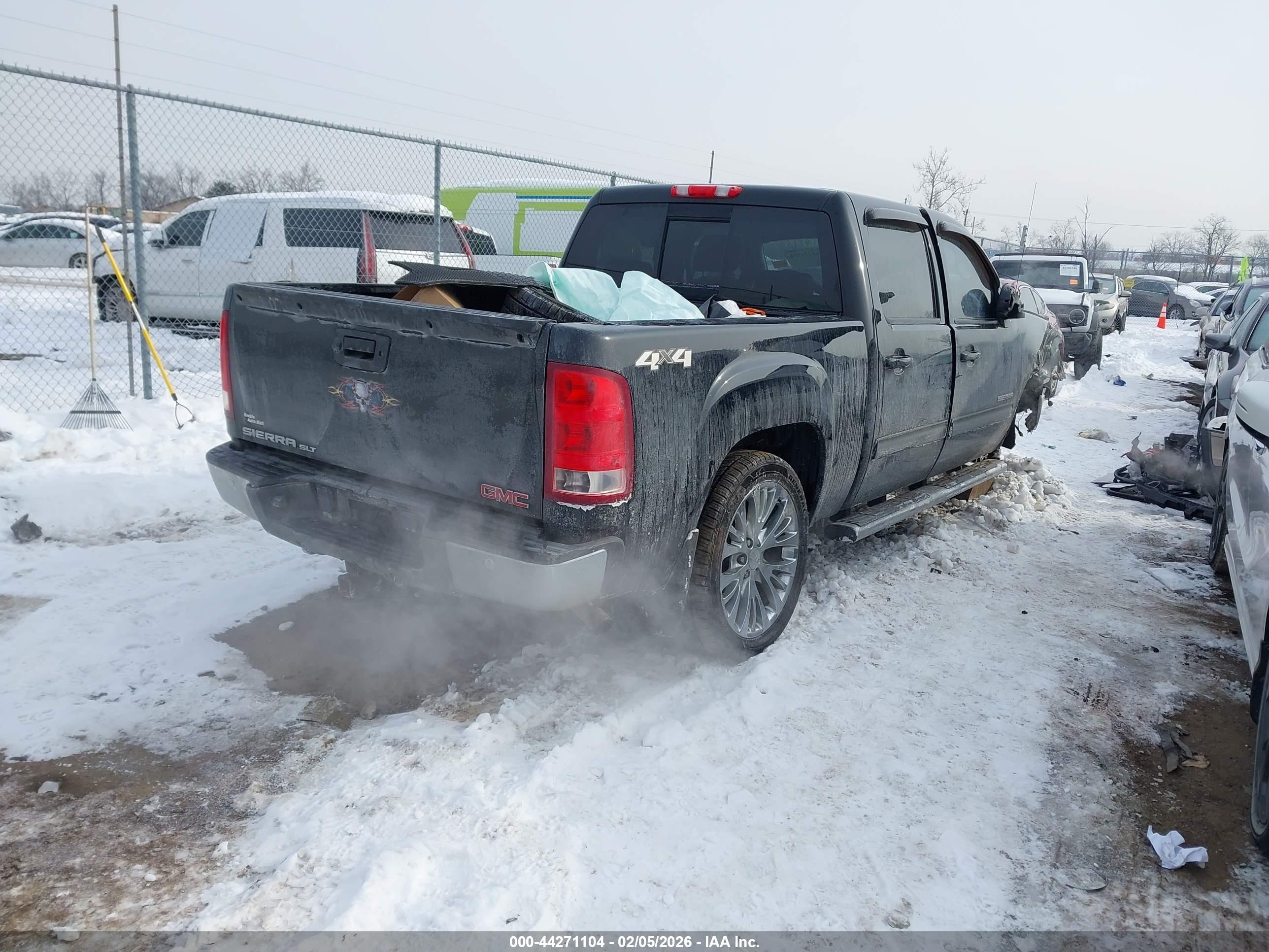 GMC SIERRA image 4