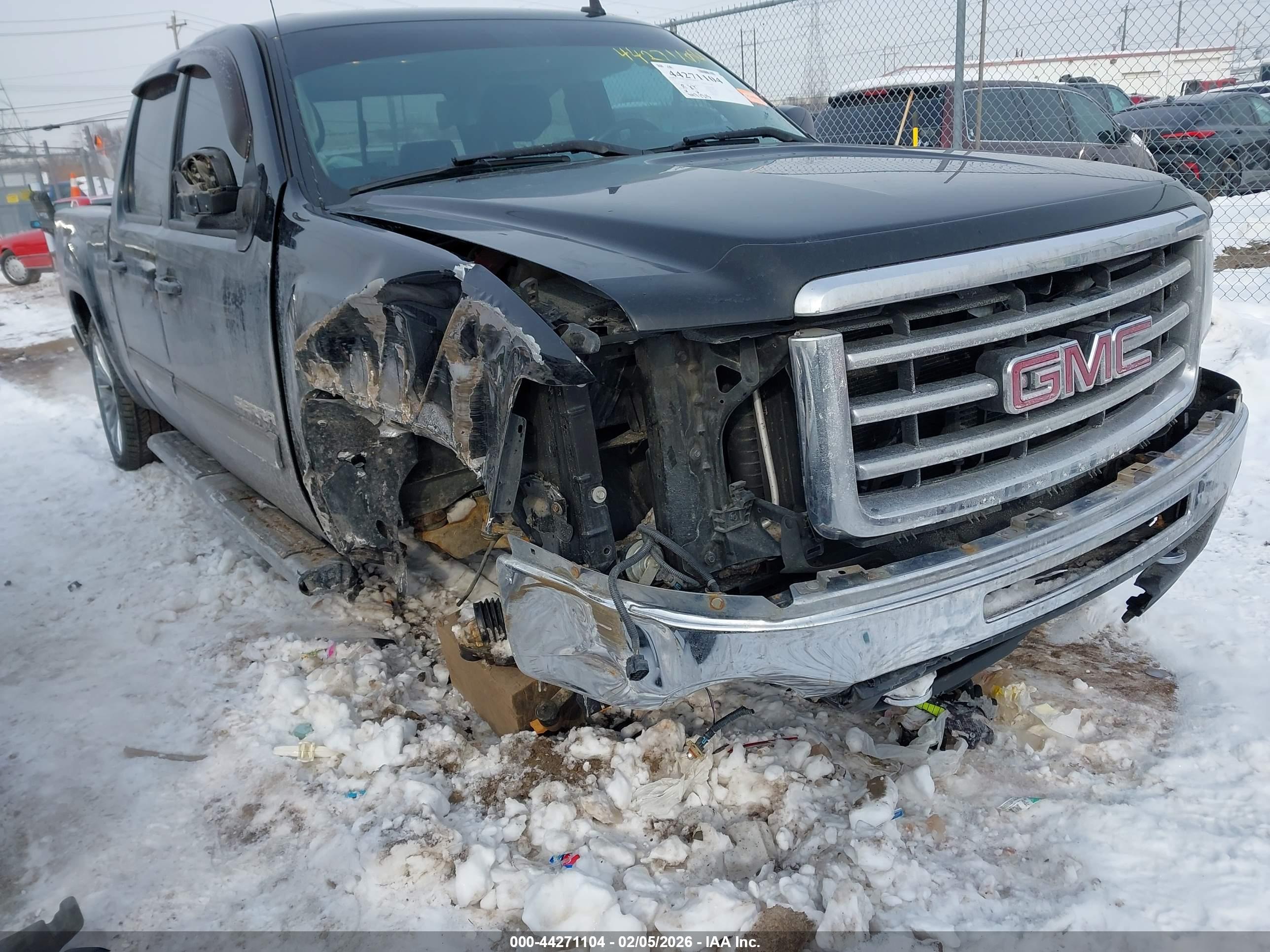 GMC SIERRA image 6