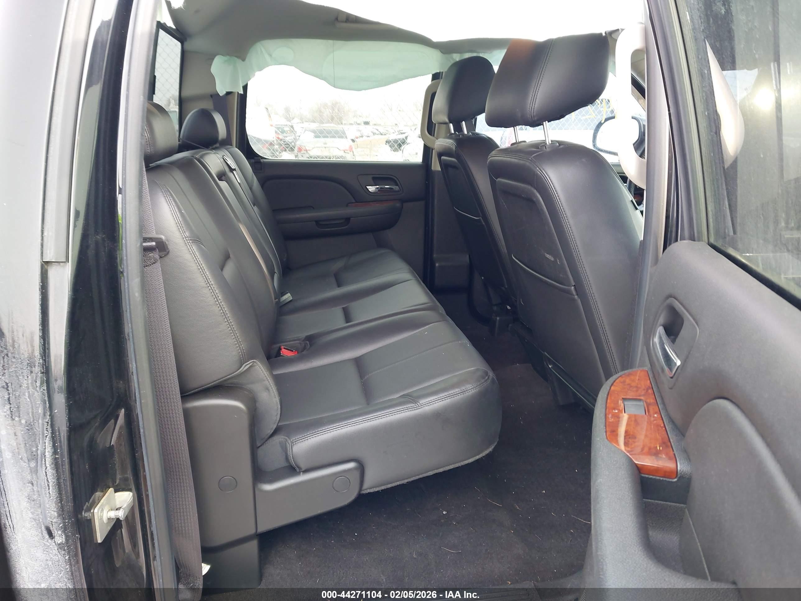 GMC SIERRA image 8
