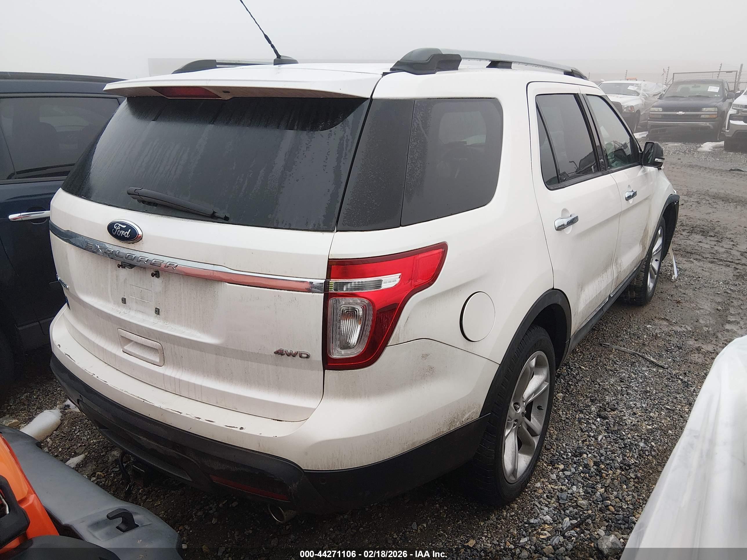 FORD EXPLORER image 4