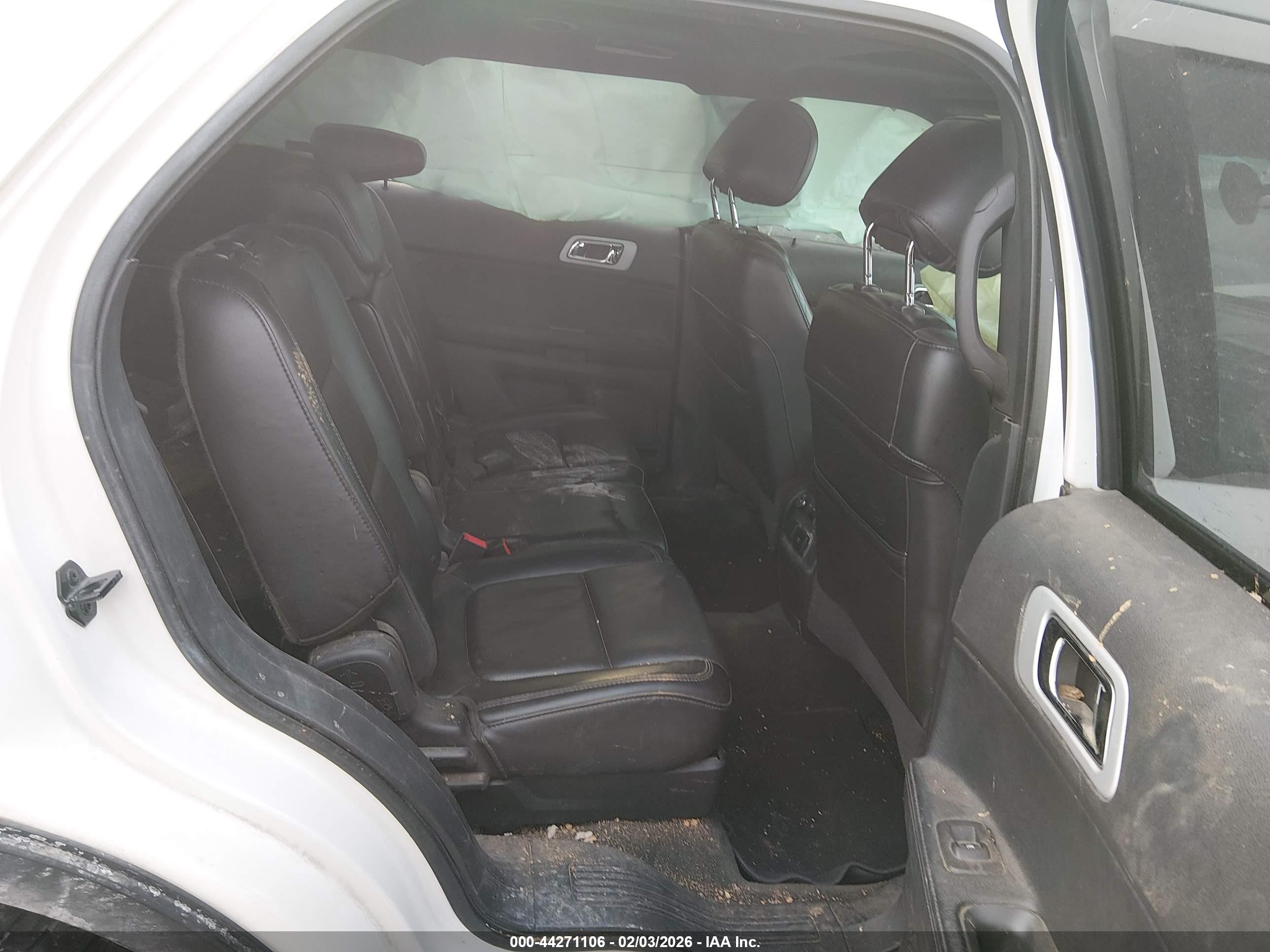 FORD EXPLORER image 8