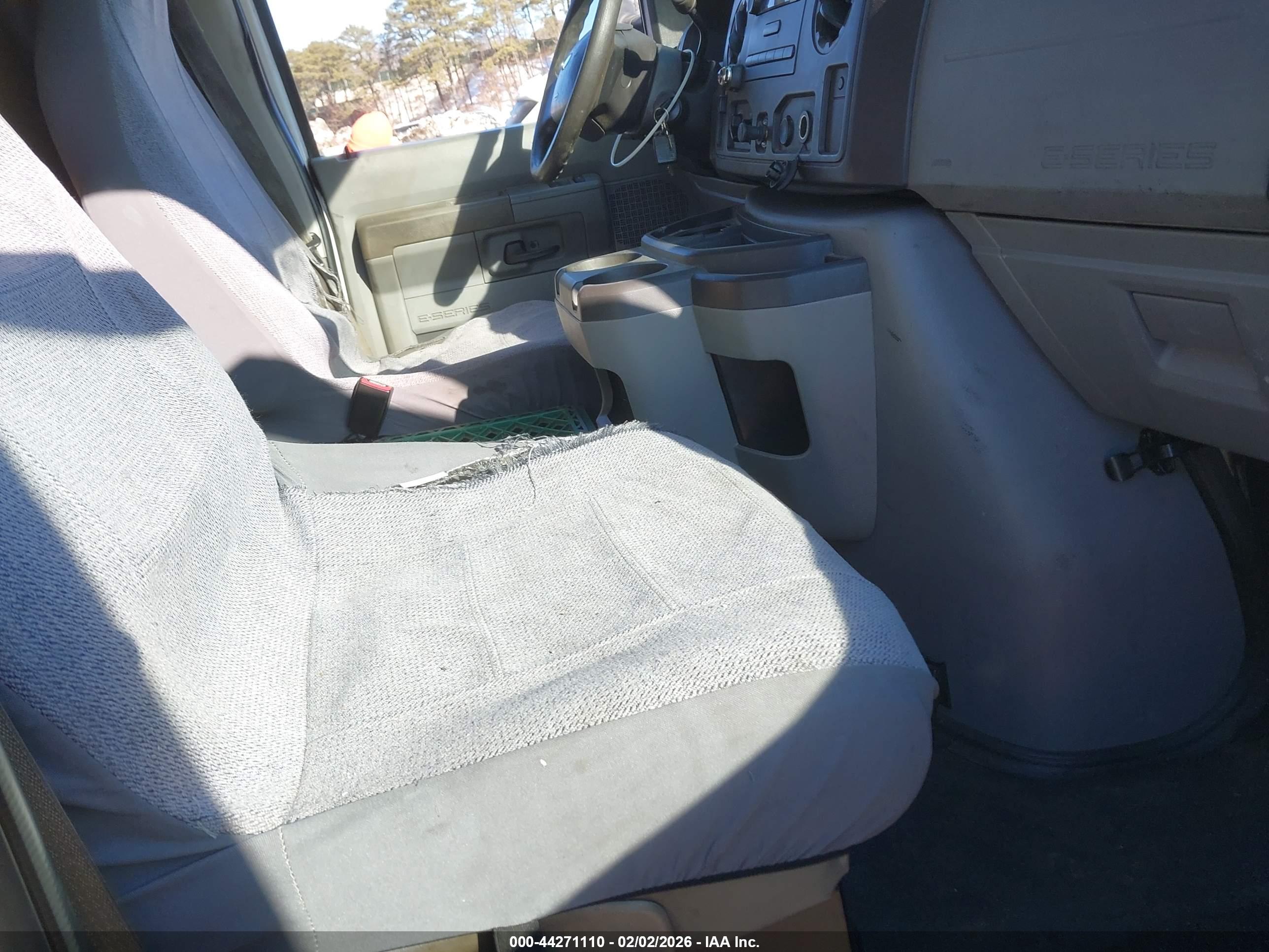 FORD E-350 image 5