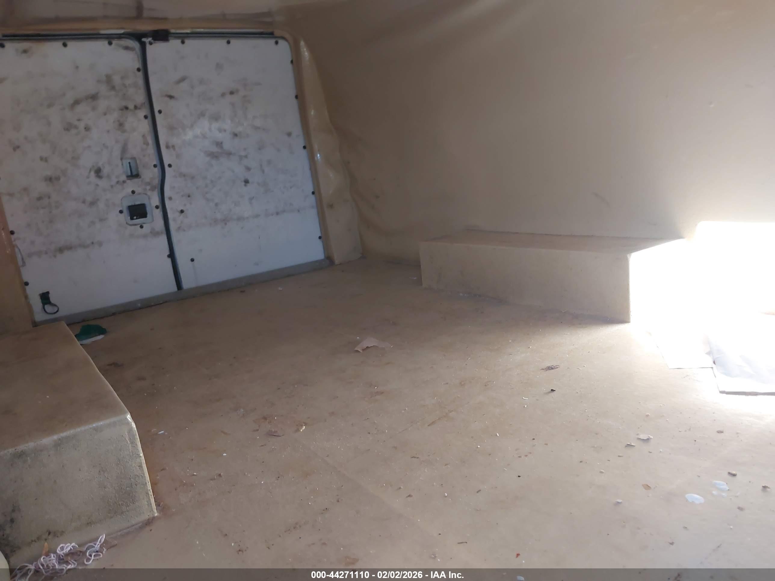 FORD E-350 image 8