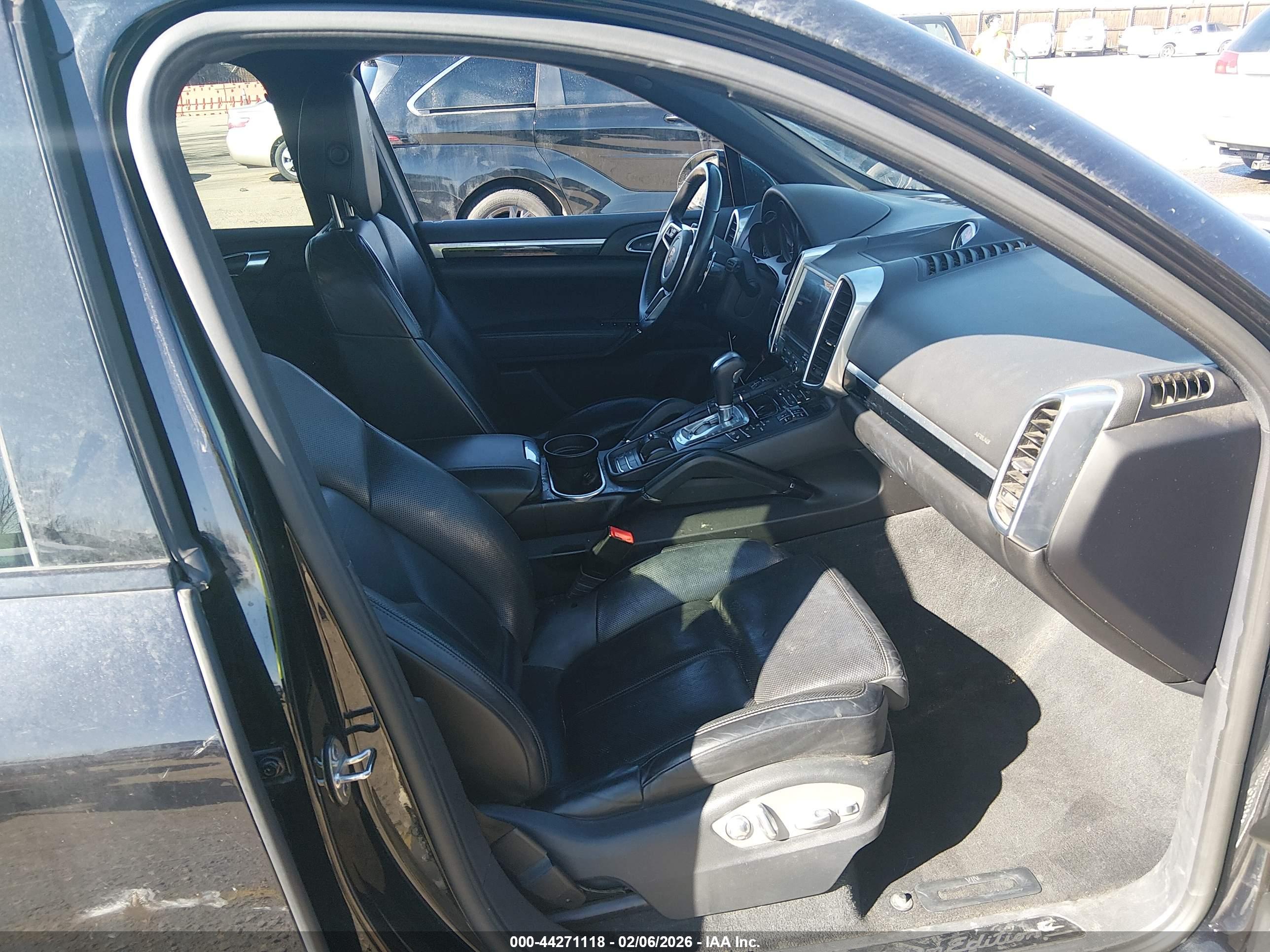 PORSCHE CAYENNE image 5