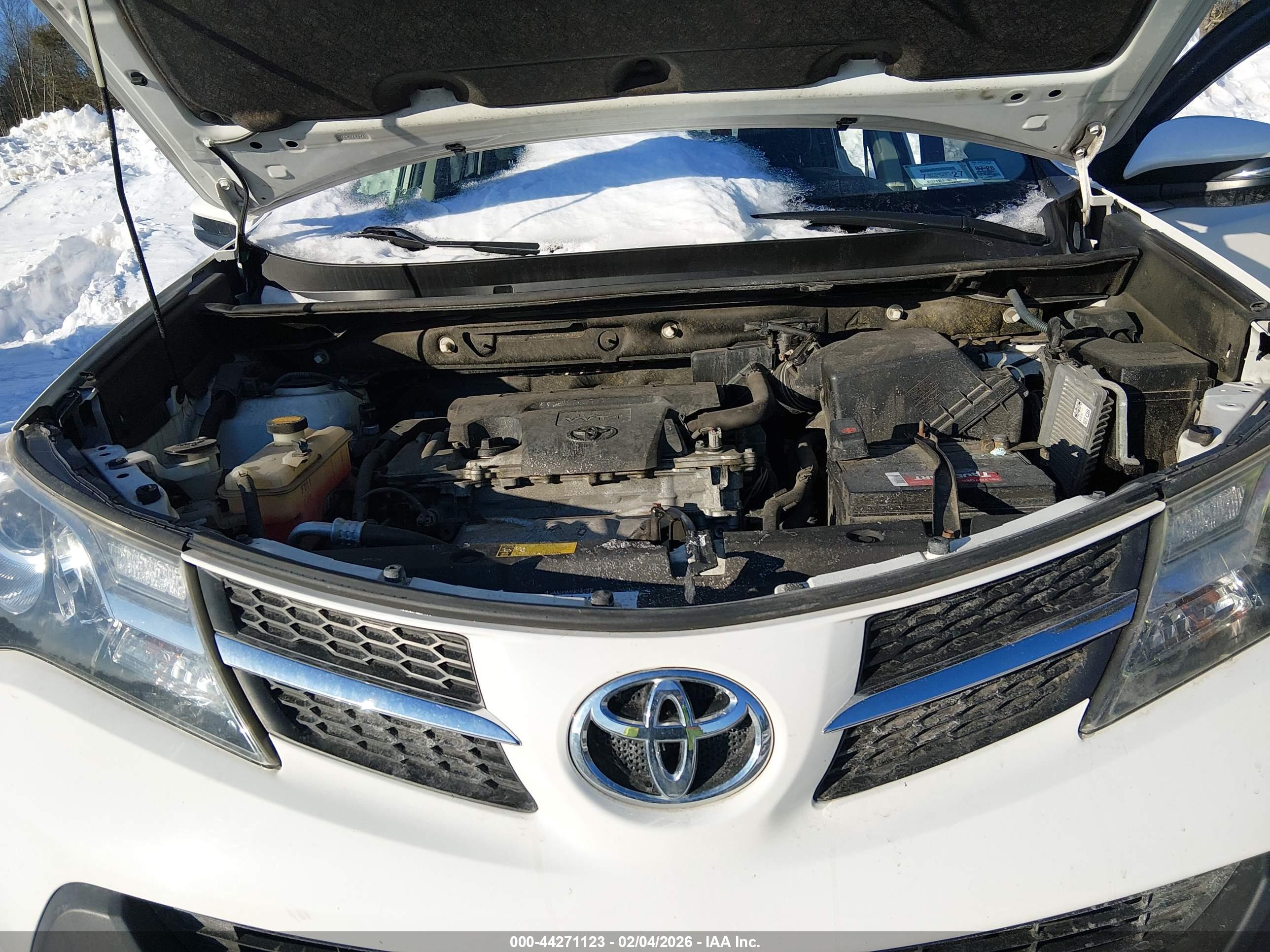 TOYOTA RAV4 image 10