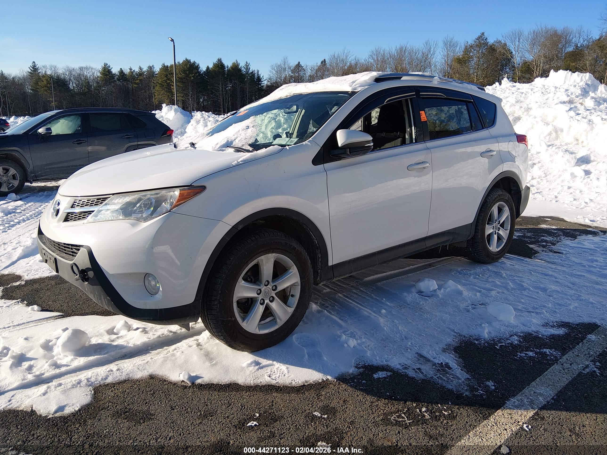 TOYOTA RAV4 image 2