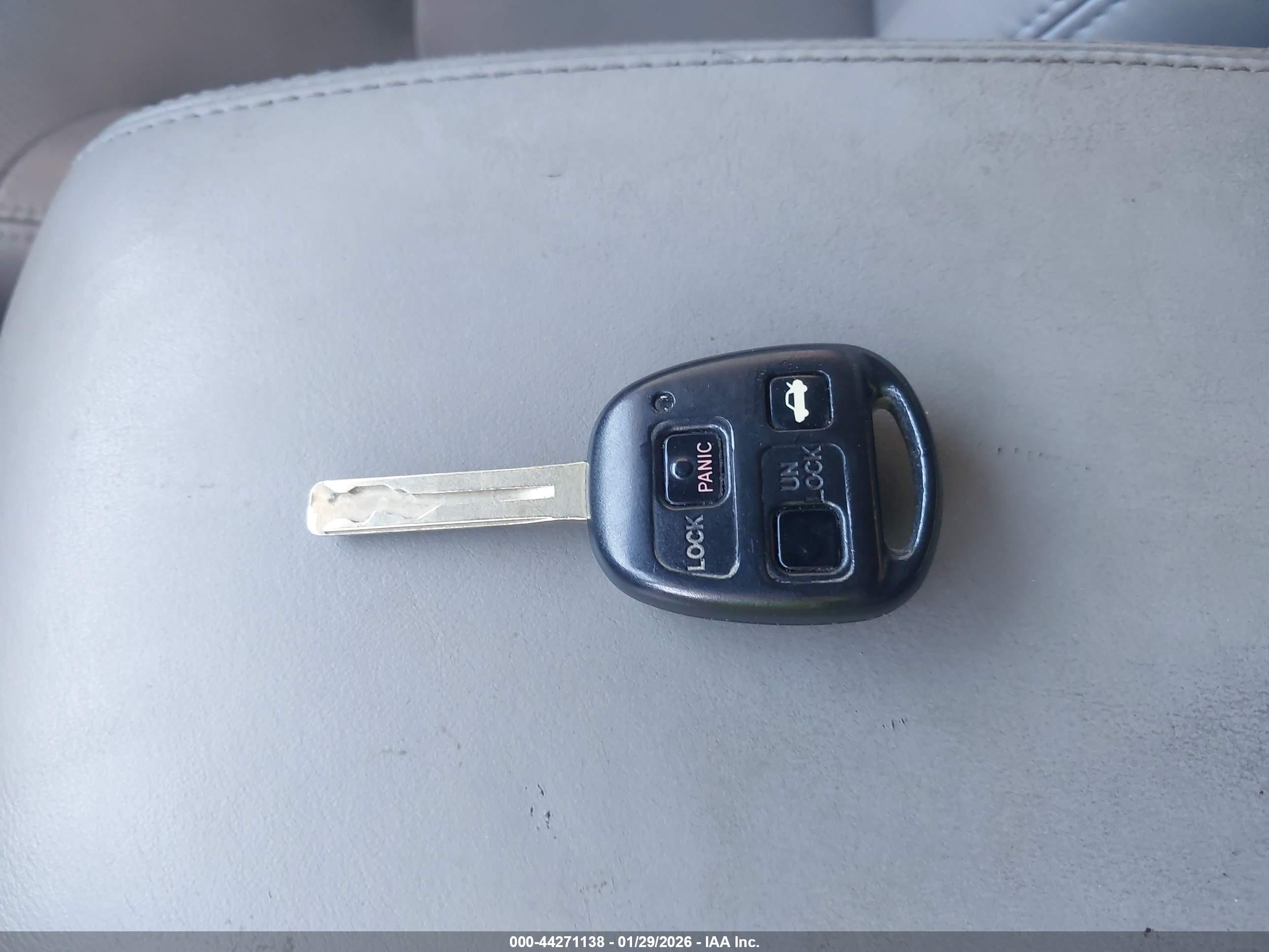LEXUS ES image 11