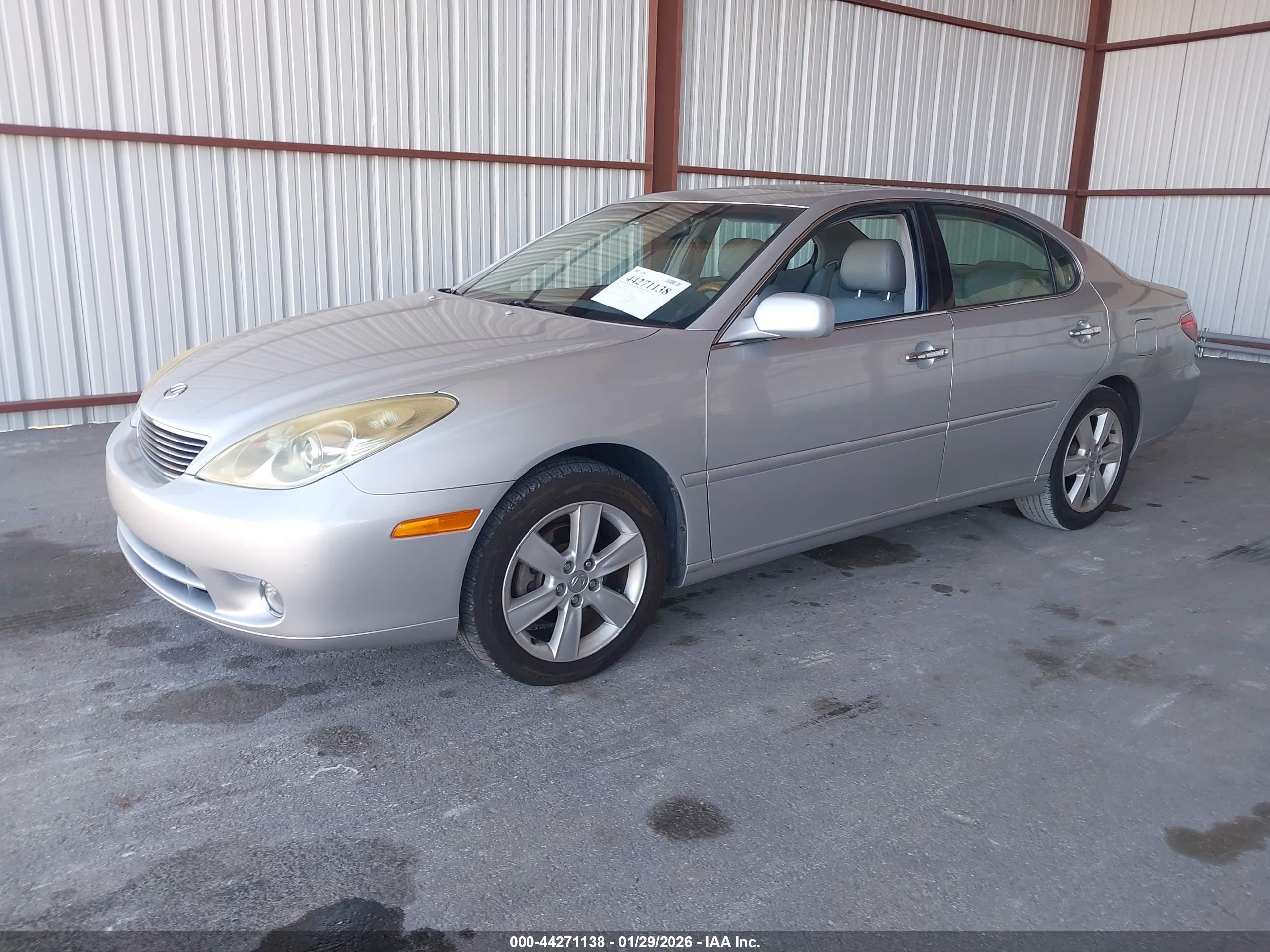 LEXUS ES image 2