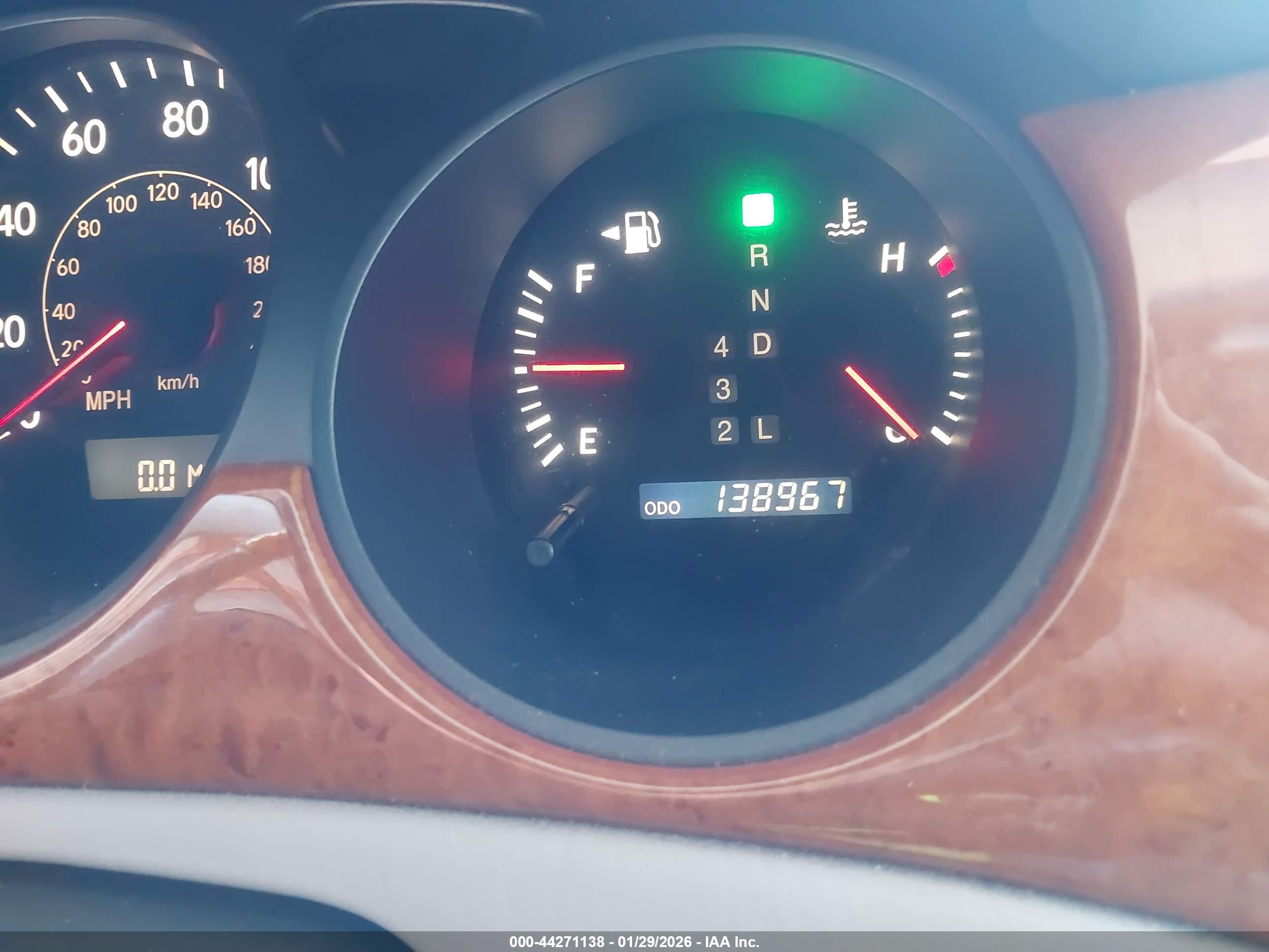 LEXUS ES image 7