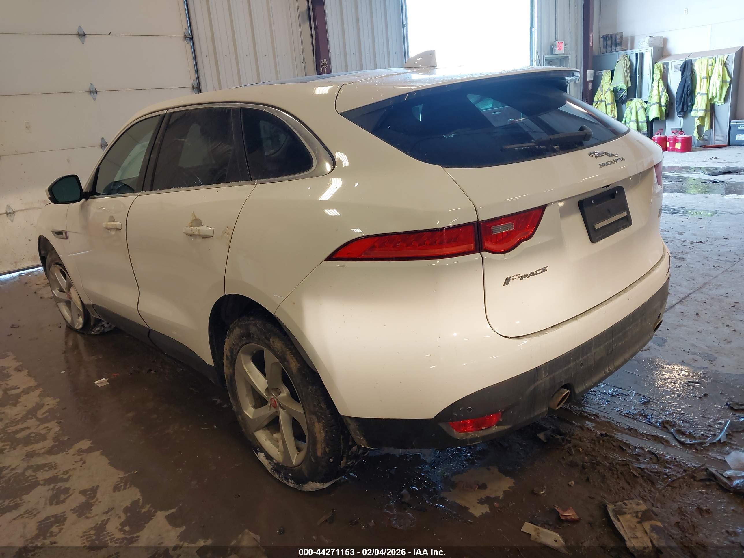 JAGUAR F-PACE image 3