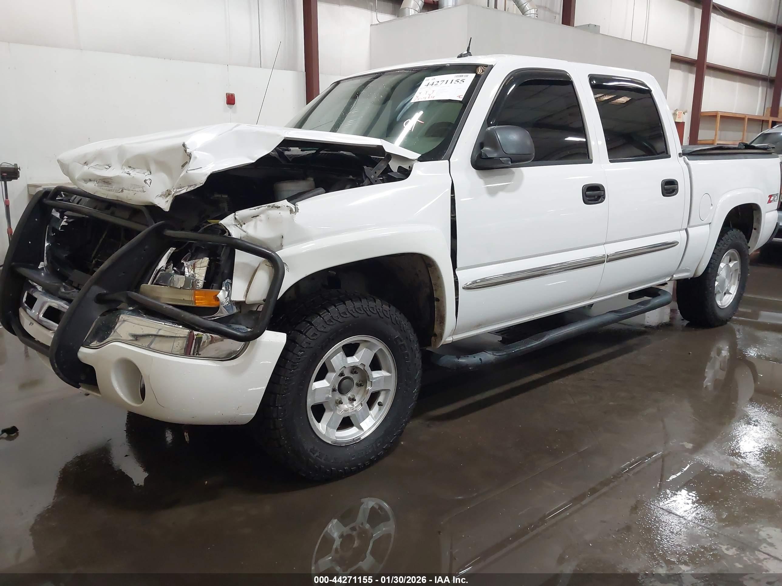 GMC SIERRA image 2