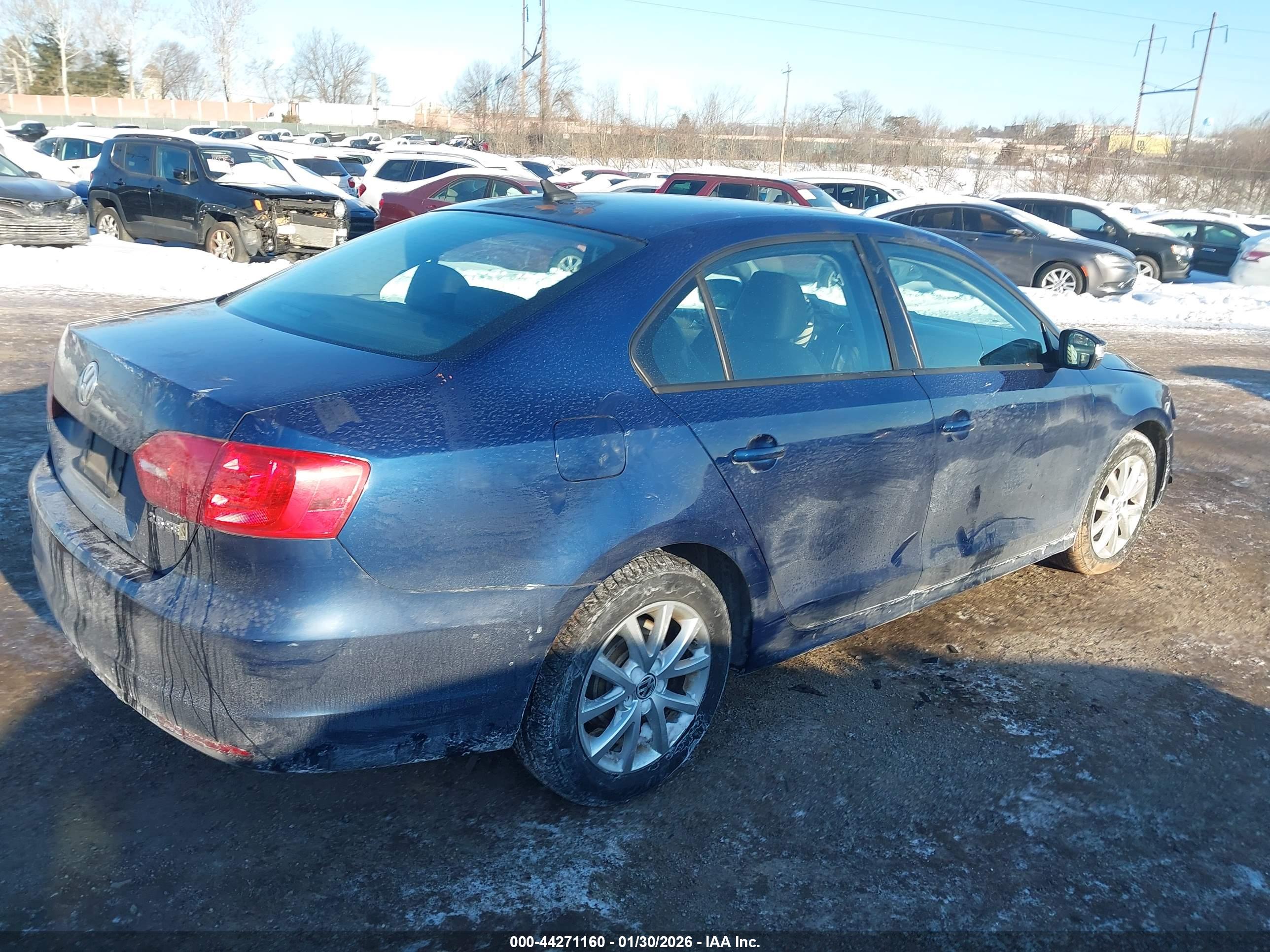 VOLKSWAGEN JETTA image 4