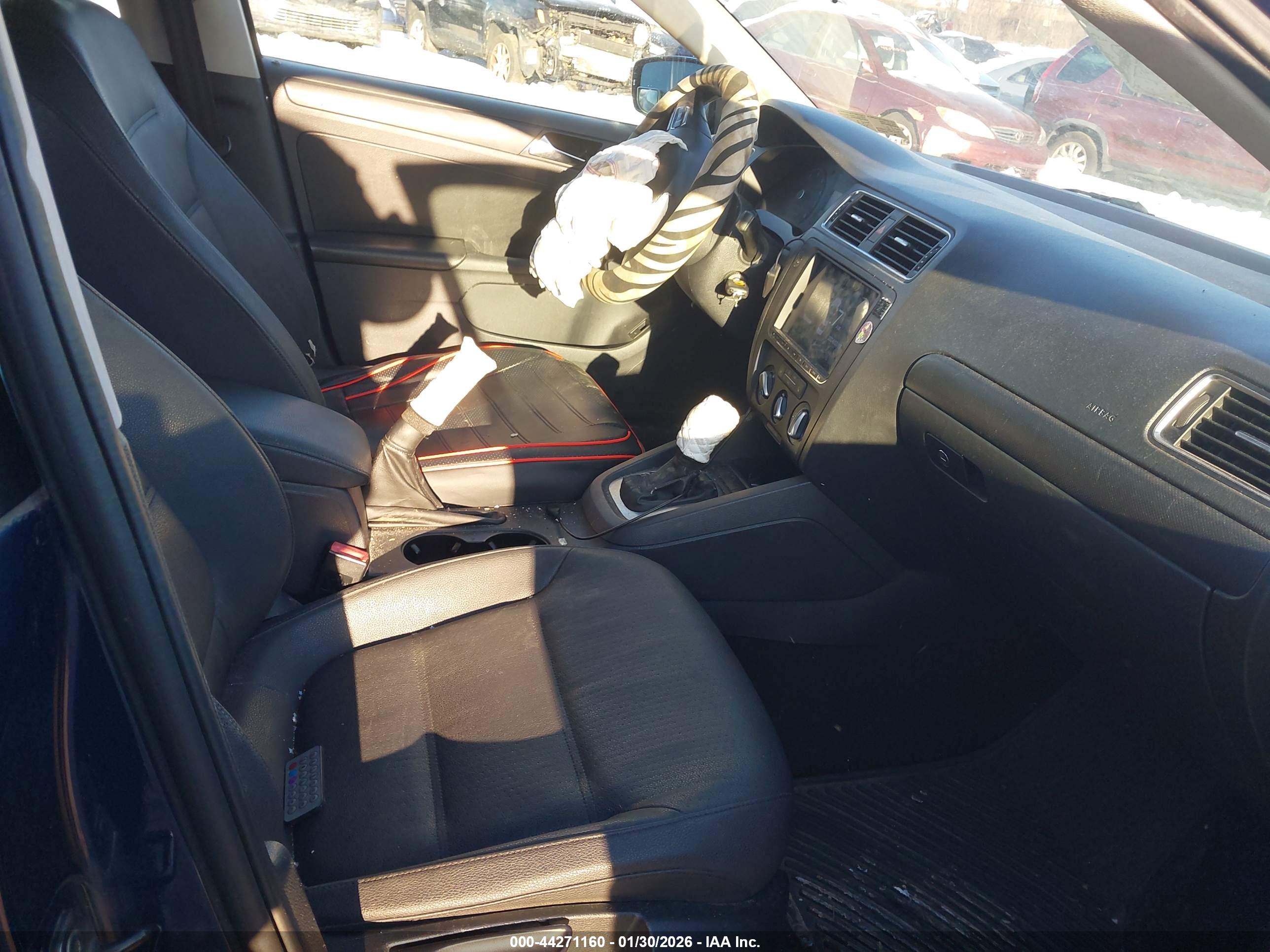 VOLKSWAGEN JETTA image 5