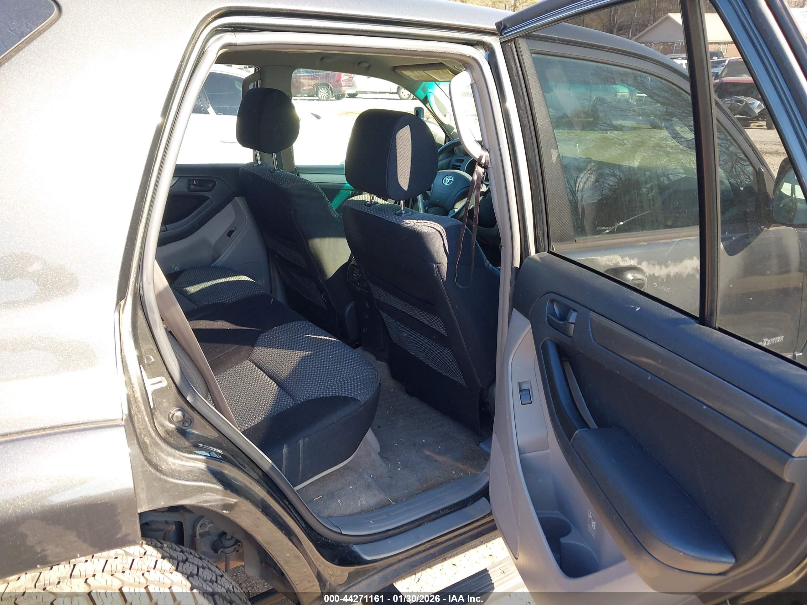 TOYOTA 4RUNNER image 8